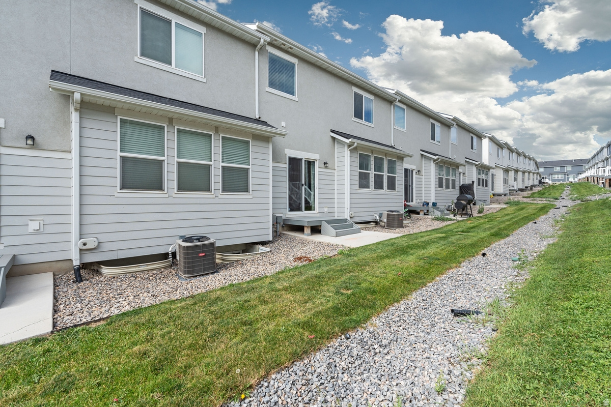 HARMONY TOWNHOMES - Residential