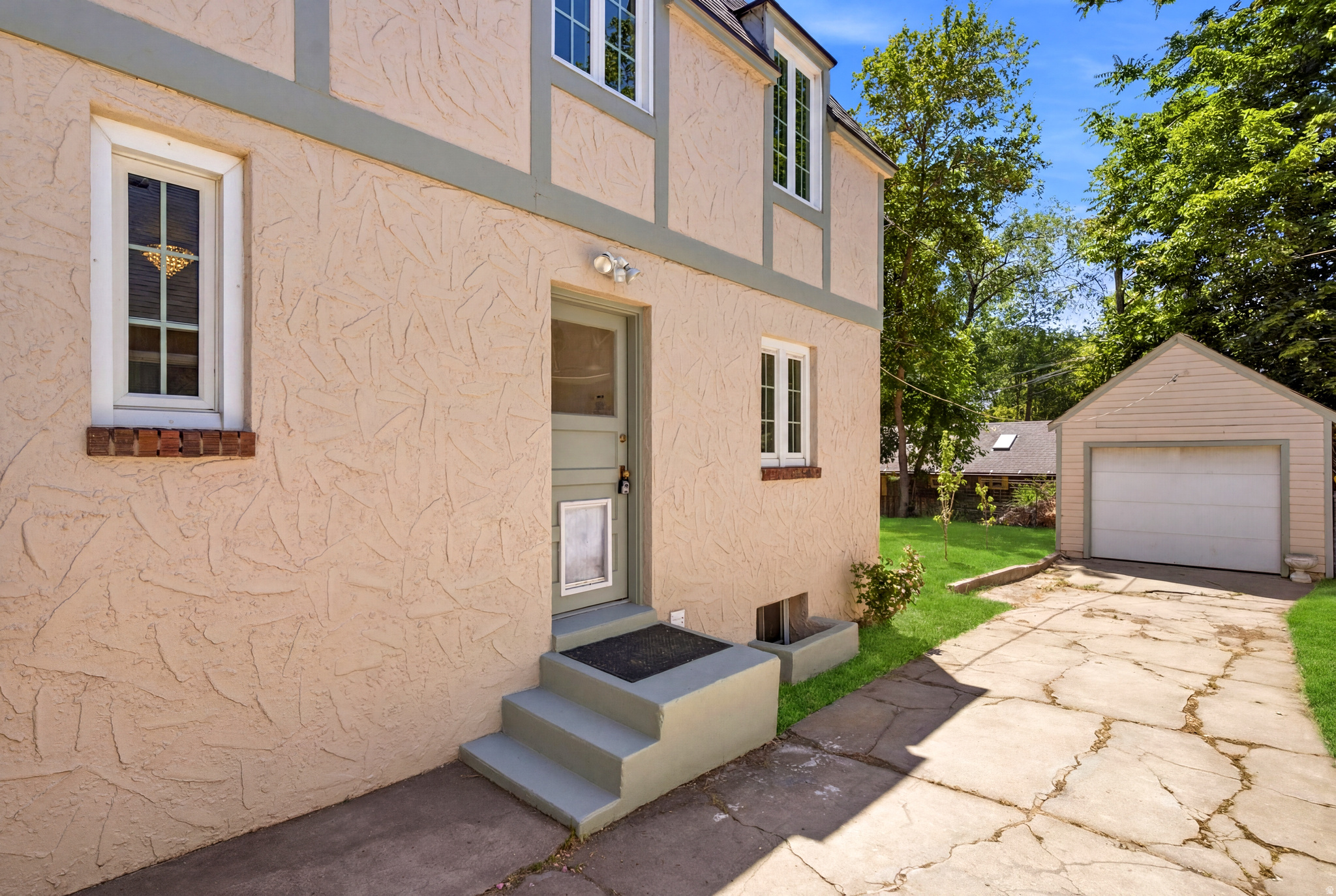 LINK & GRIFFINS FIRST ADDITION - Residential