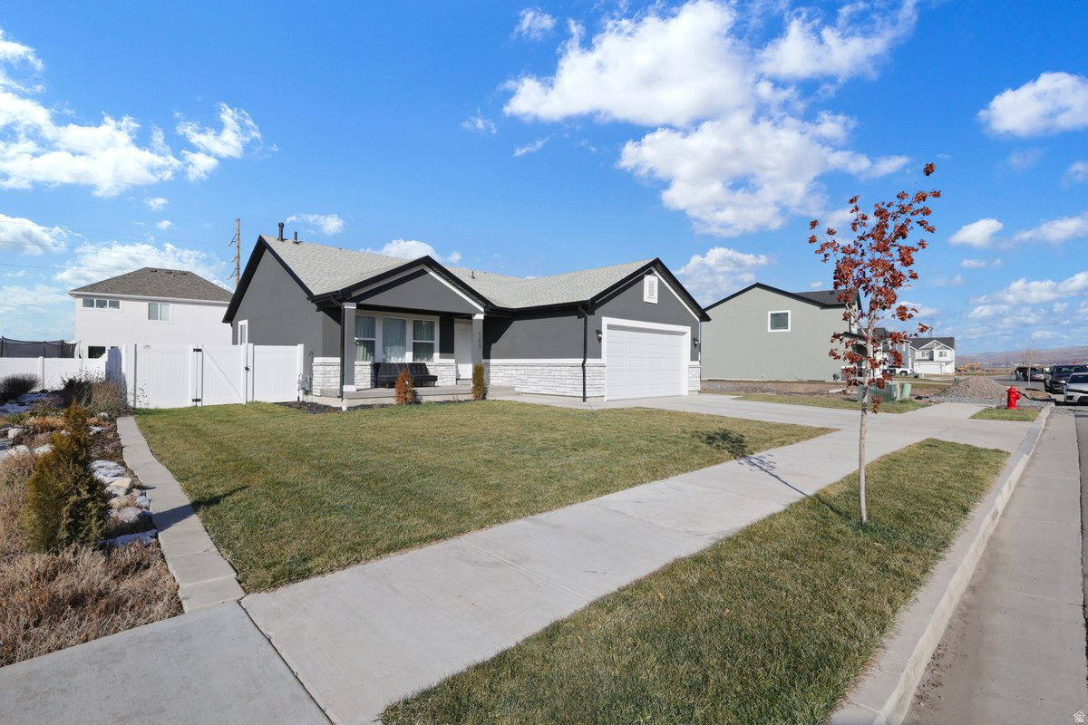 FOX MEADOWS - Residential