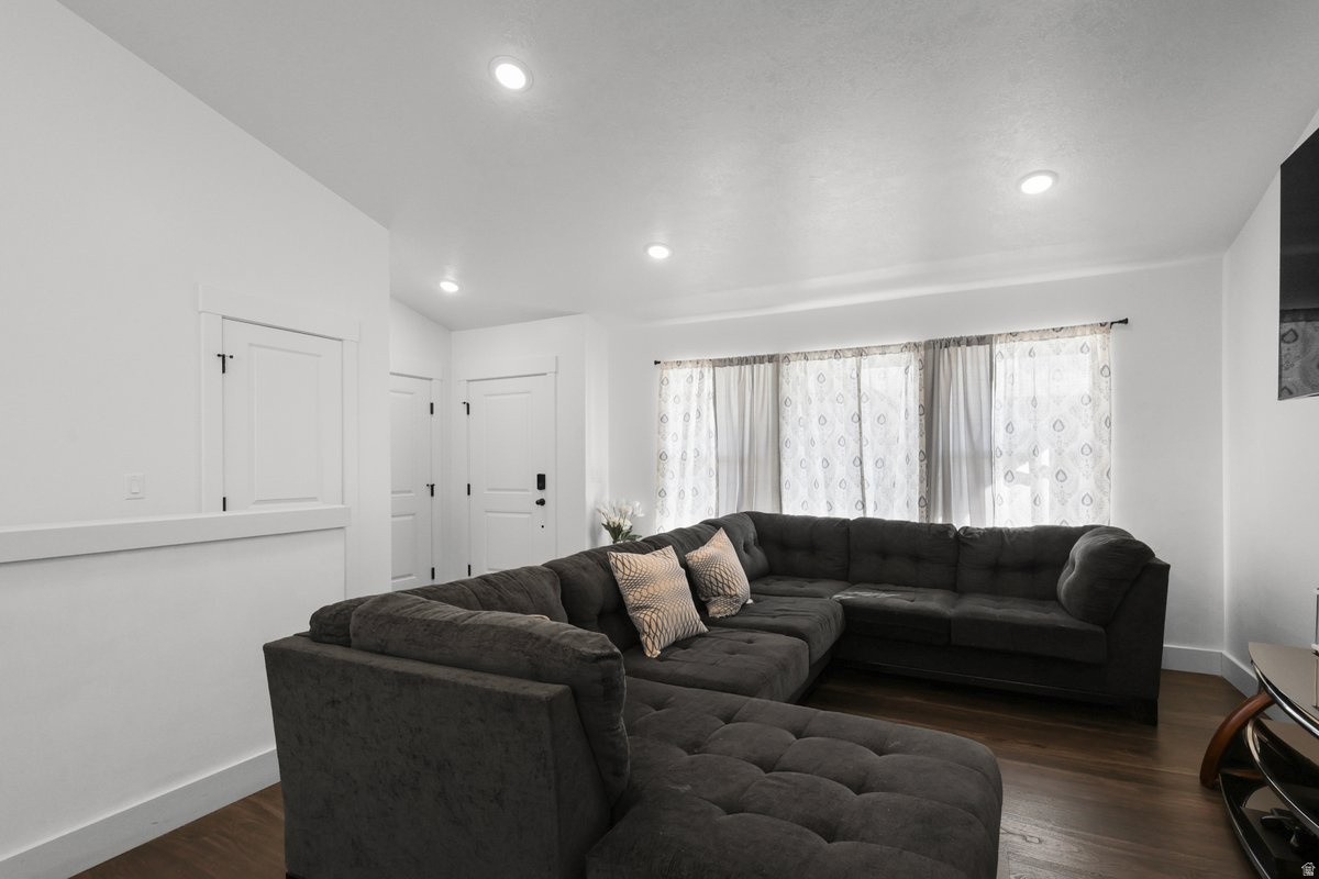 FOX MEADOWS - Residential