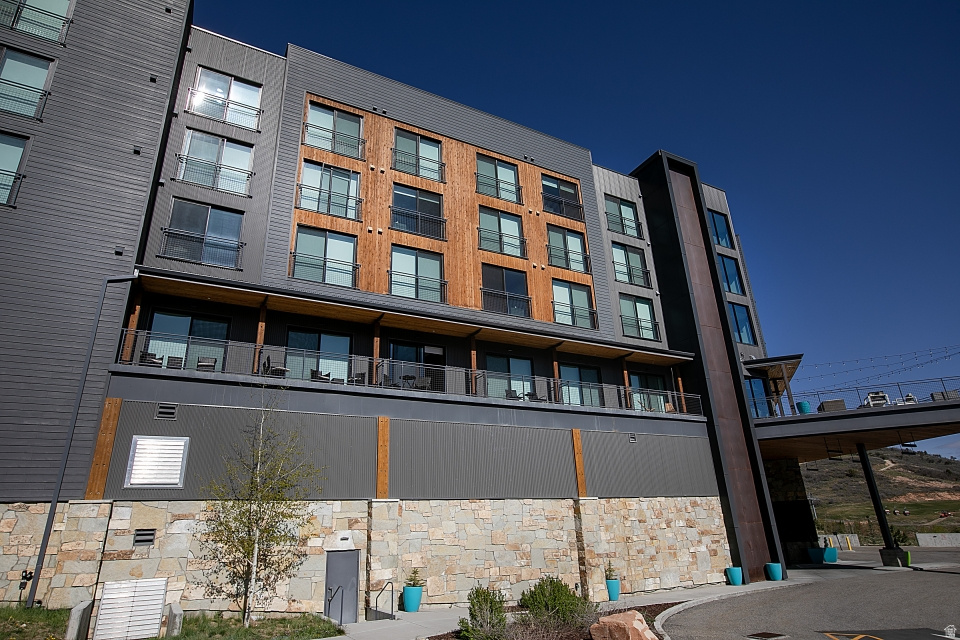 Ideally located in the heart of Canyons Village, this studio offers effortless access to the slopes of Park City Mountain Resort and year-round recreation including hiking, biking, golf, dining, and entertainment.  This condo comfortably sleeps four and is perfectly suited as a personal retreat or investment property. The unit is uniquely positioned just steps from the building's amenities for added convenience.  The private outdoor deck, found in only a select number of units, provides a quiet space to enjoy the mountain setting. Additional highlights include dedicated private storage, ideal for skis, bikes, and gear.