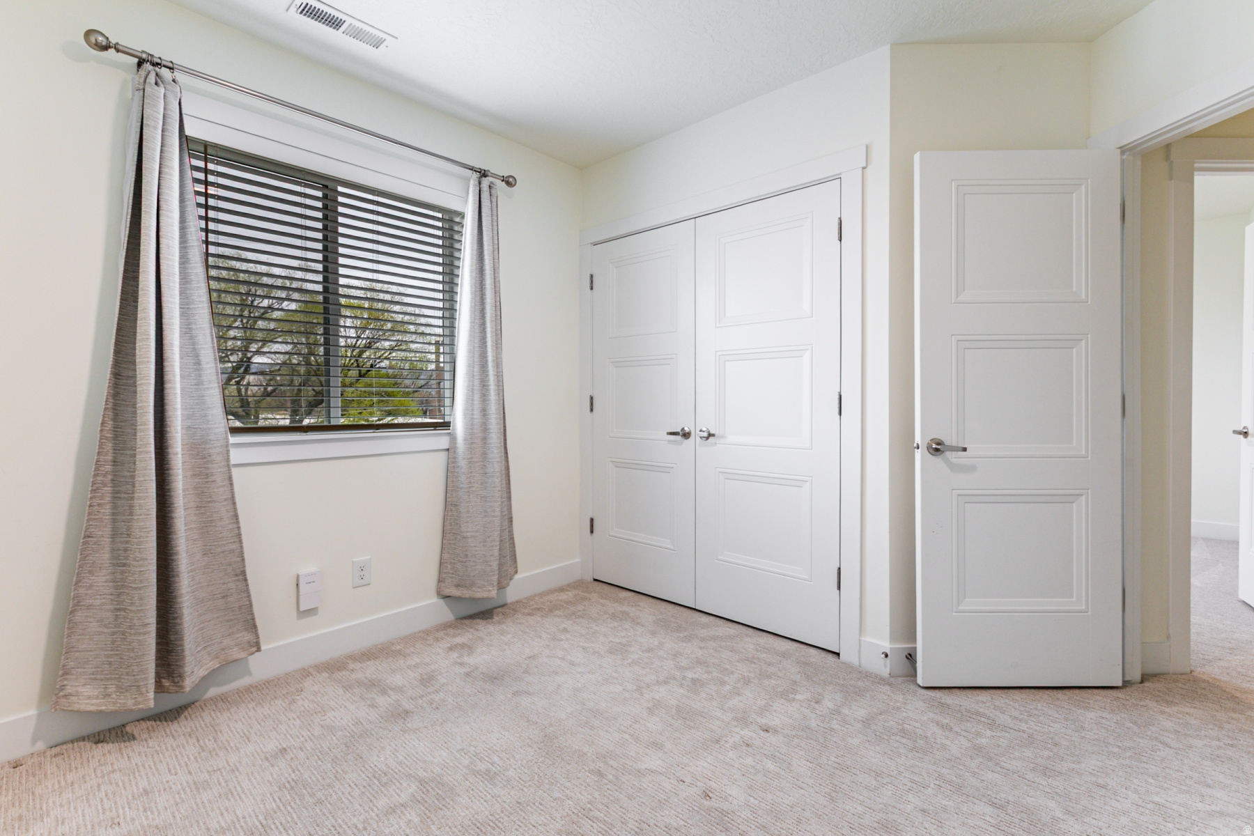 WEYBURN POINTE - Residential