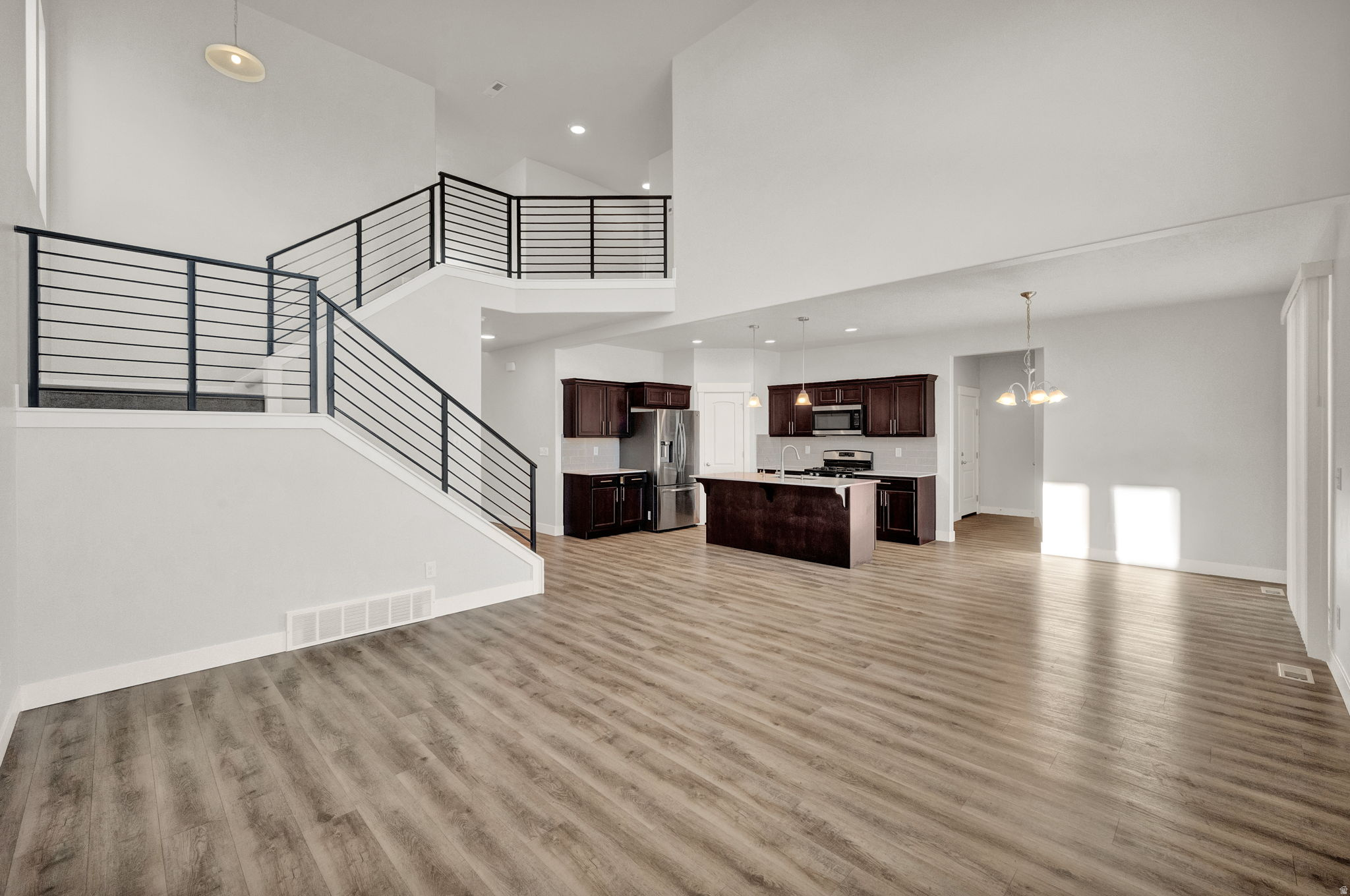 QUAILHILL AT MT SARA - Residential Lease
