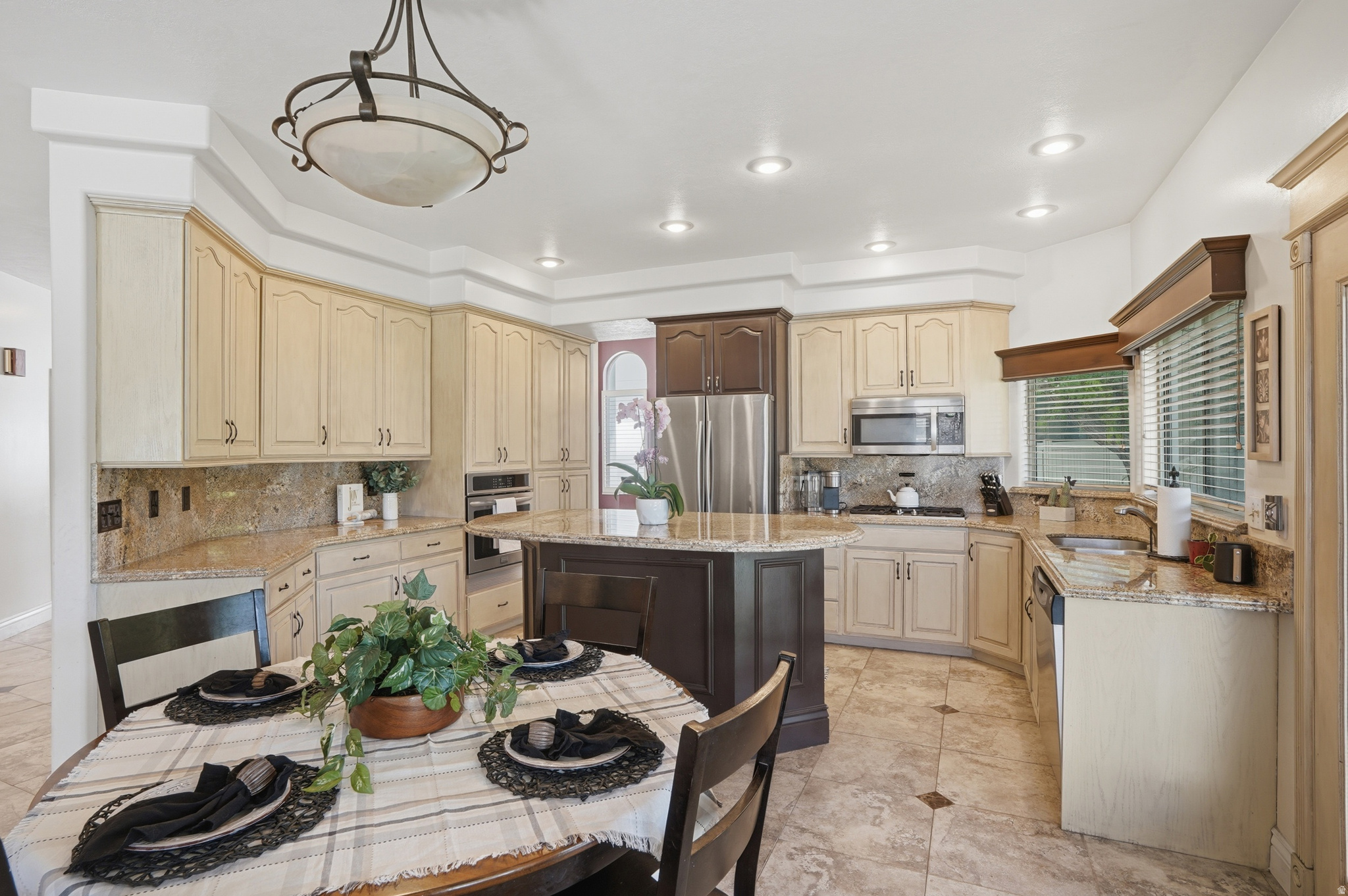 BISHOP ESTATES - Residential