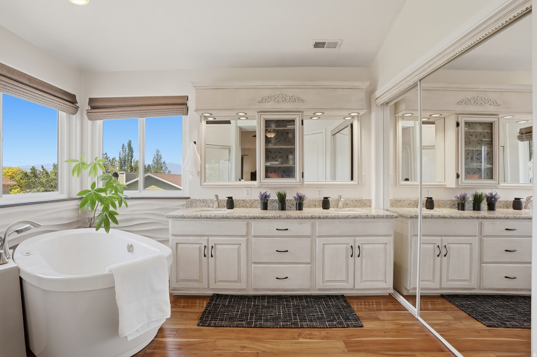 BISHOP ESTATES - Residential