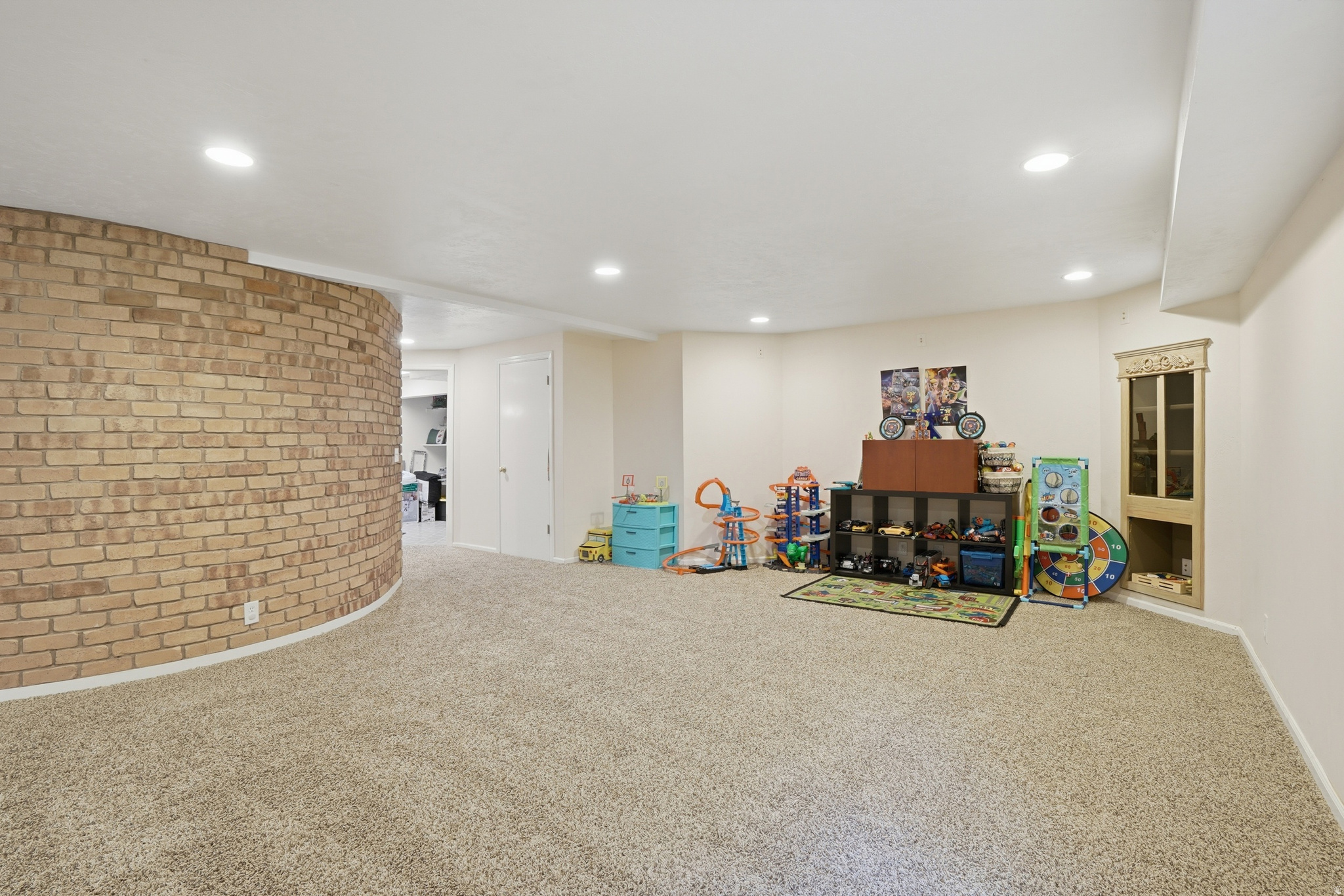 BISHOP ESTATES - Residential