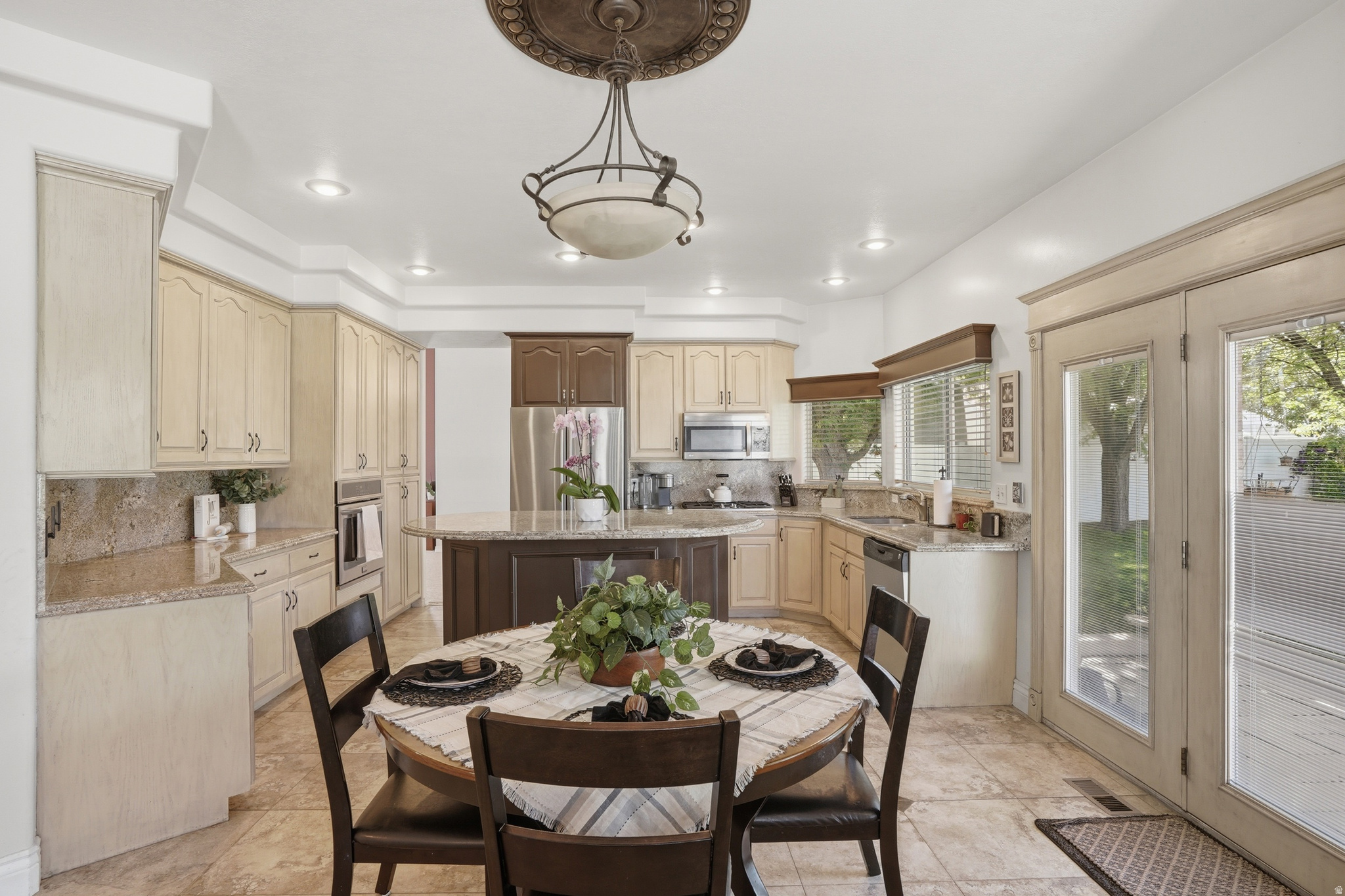 BISHOP ESTATES - Residential