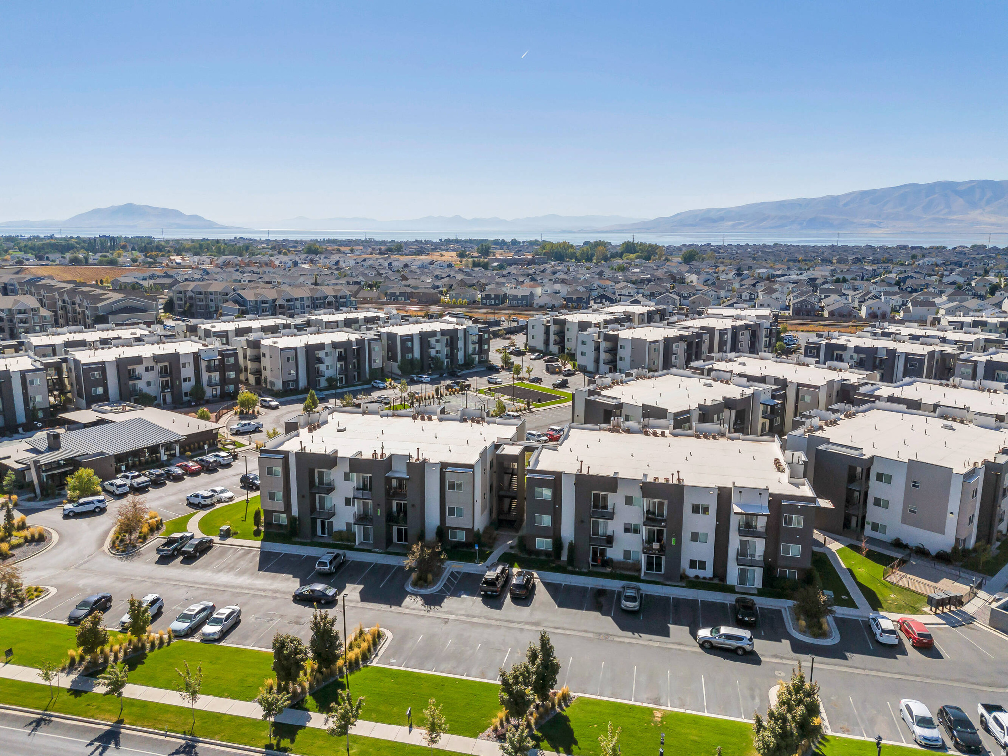 THE VINE APARTMENTS - Residential