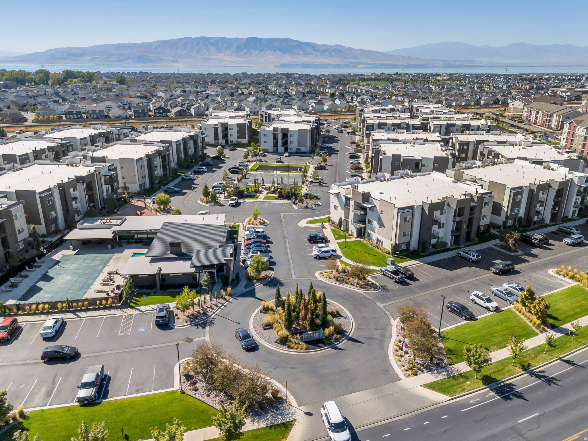 THE VINE APARTMENTS - Residential
