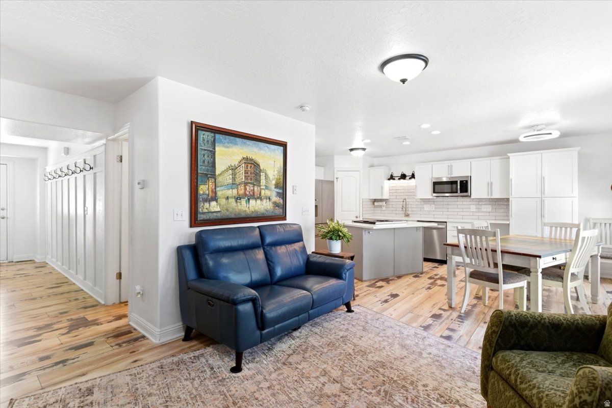 QUINN COURT - Residential