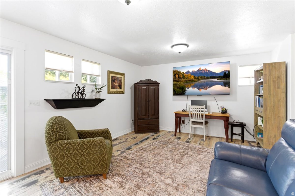 QUINN COURT - Residential
