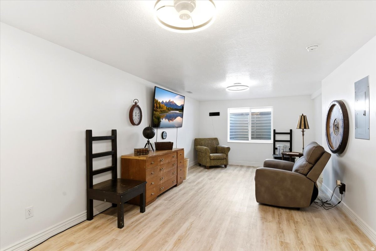 QUINN COURT - Residential