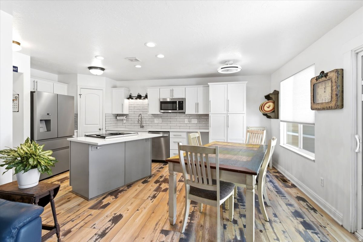 QUINN COURT - Residential