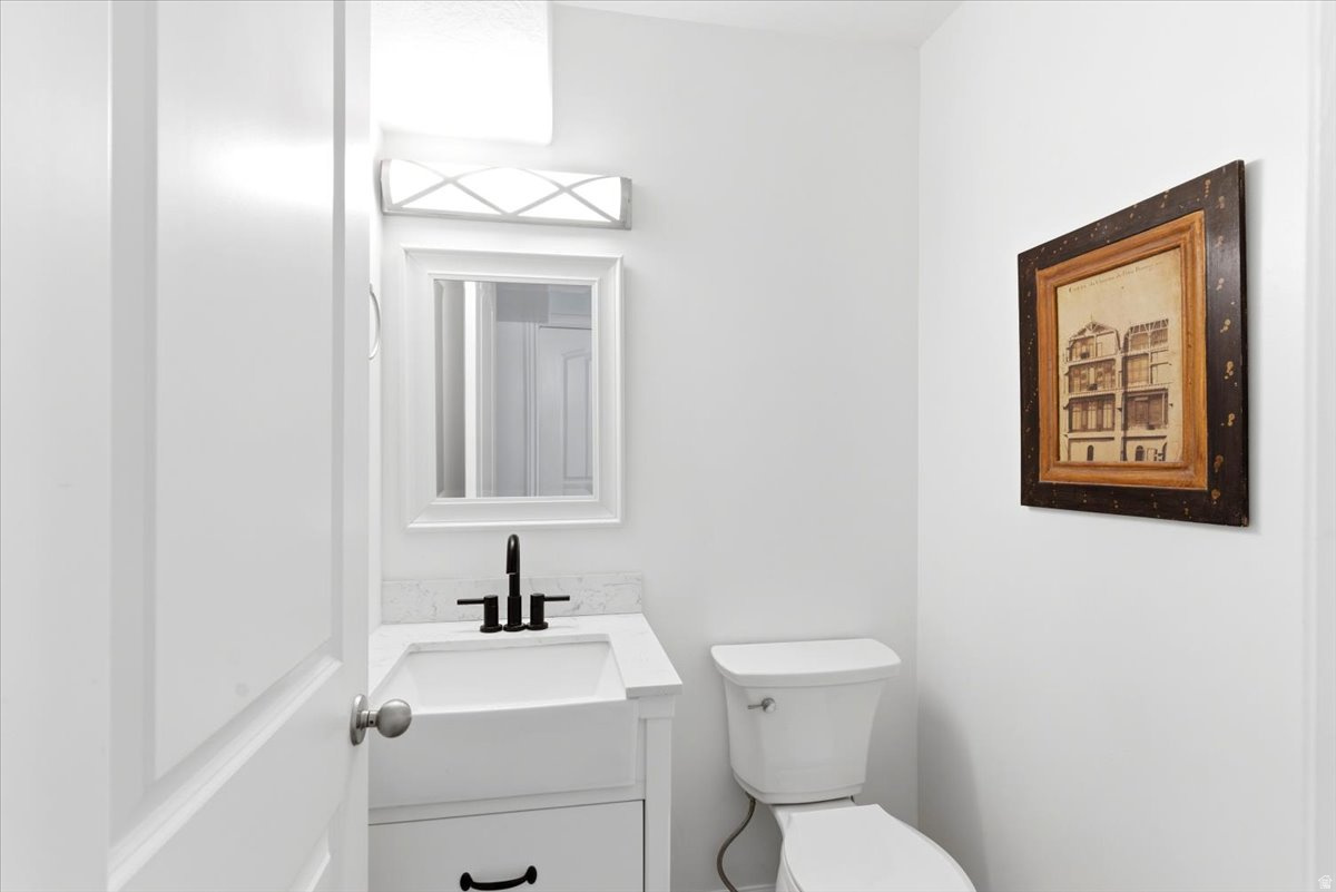 QUINN COURT - Residential