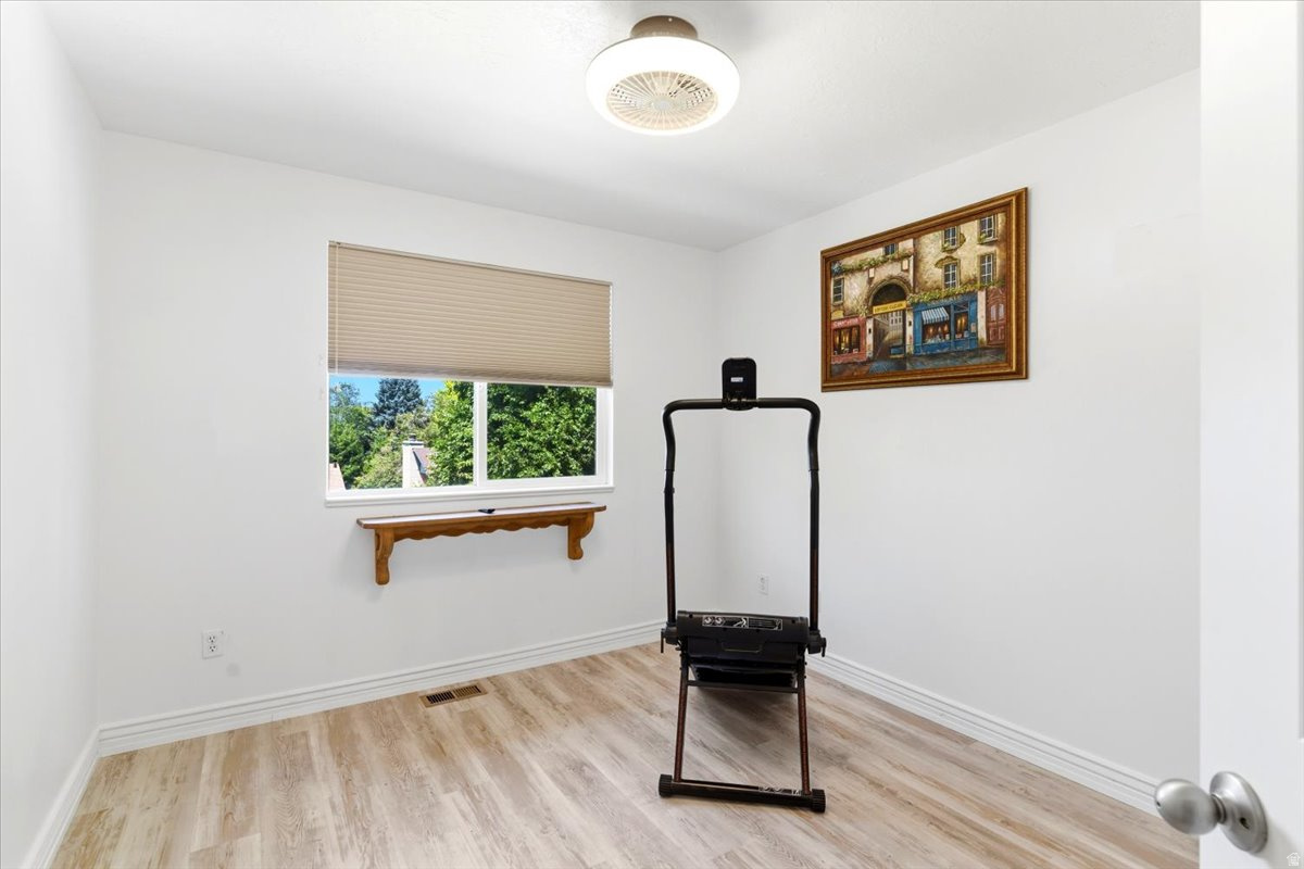 QUINN COURT - Residential