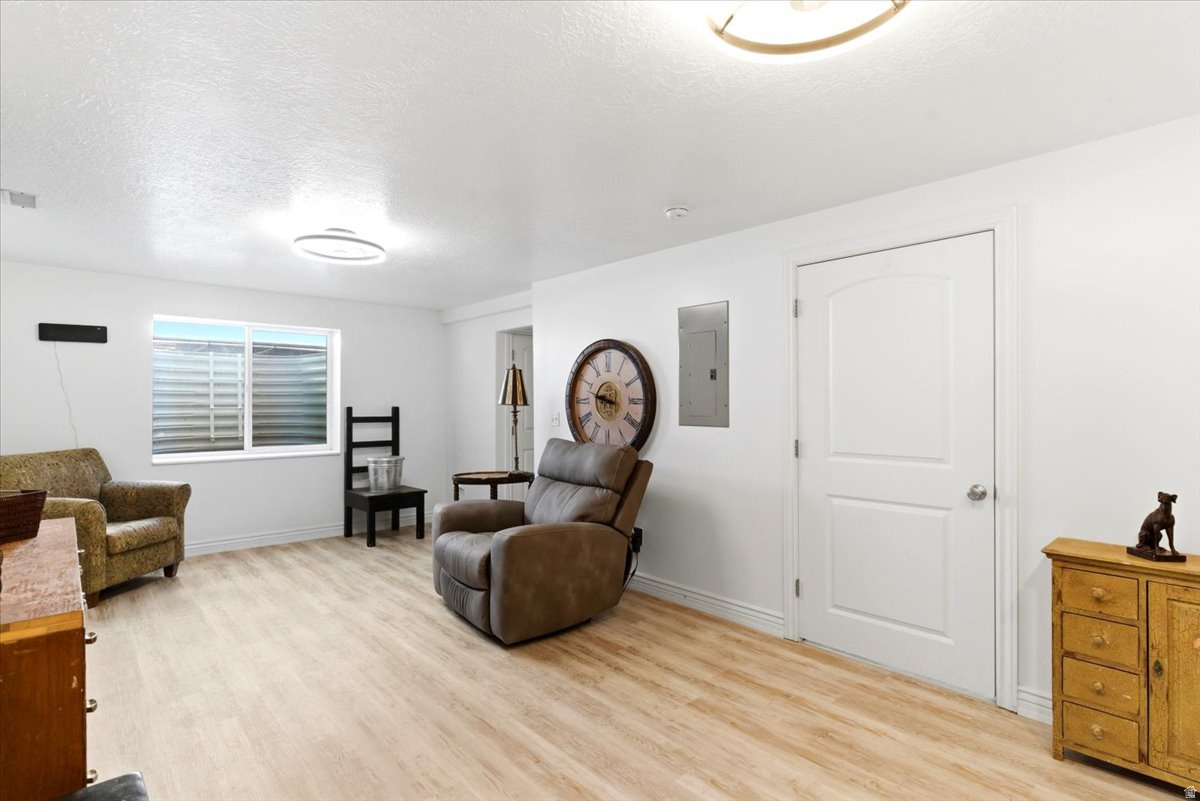 QUINN COURT - Residential