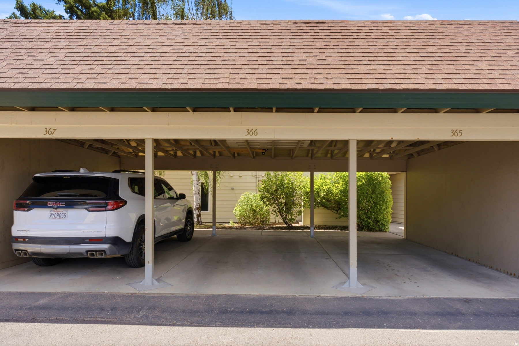 CLAIMJUMPER - Residential