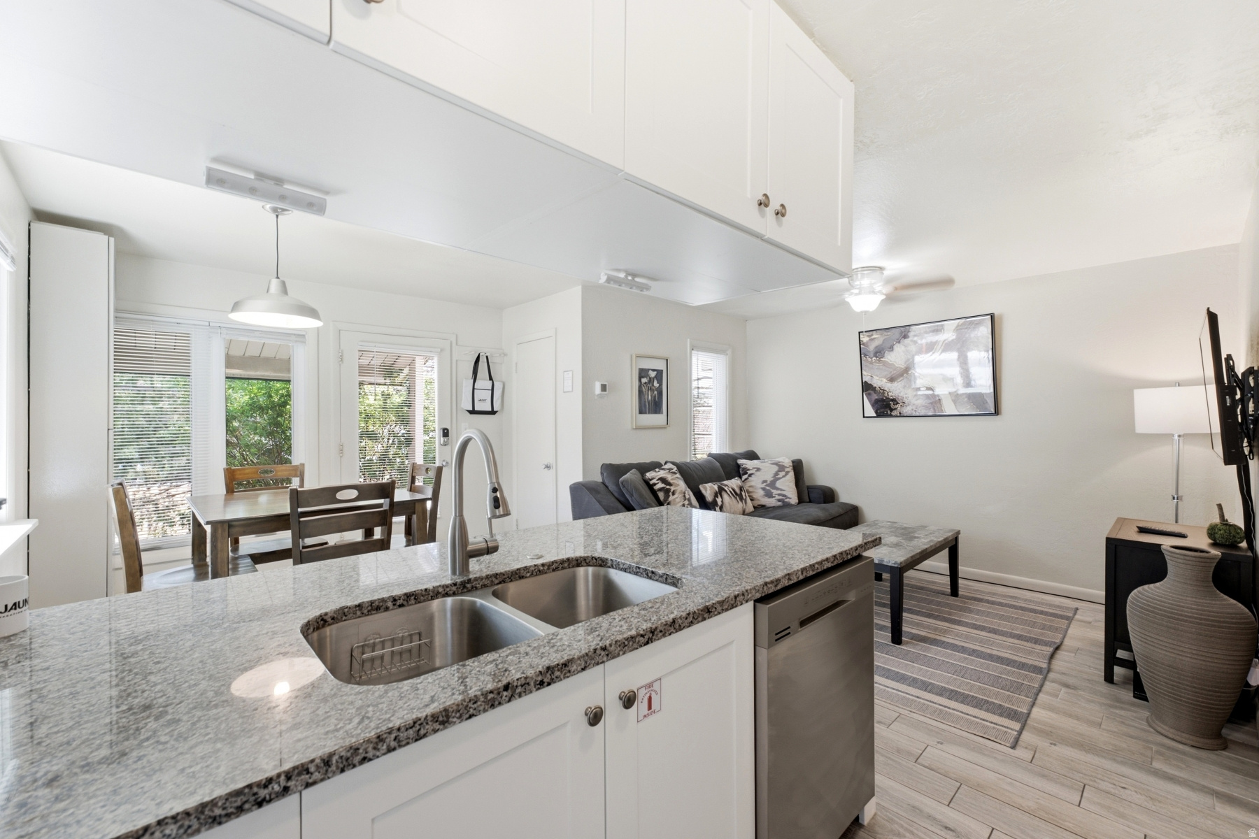 CLAIMJUMPER - Residential