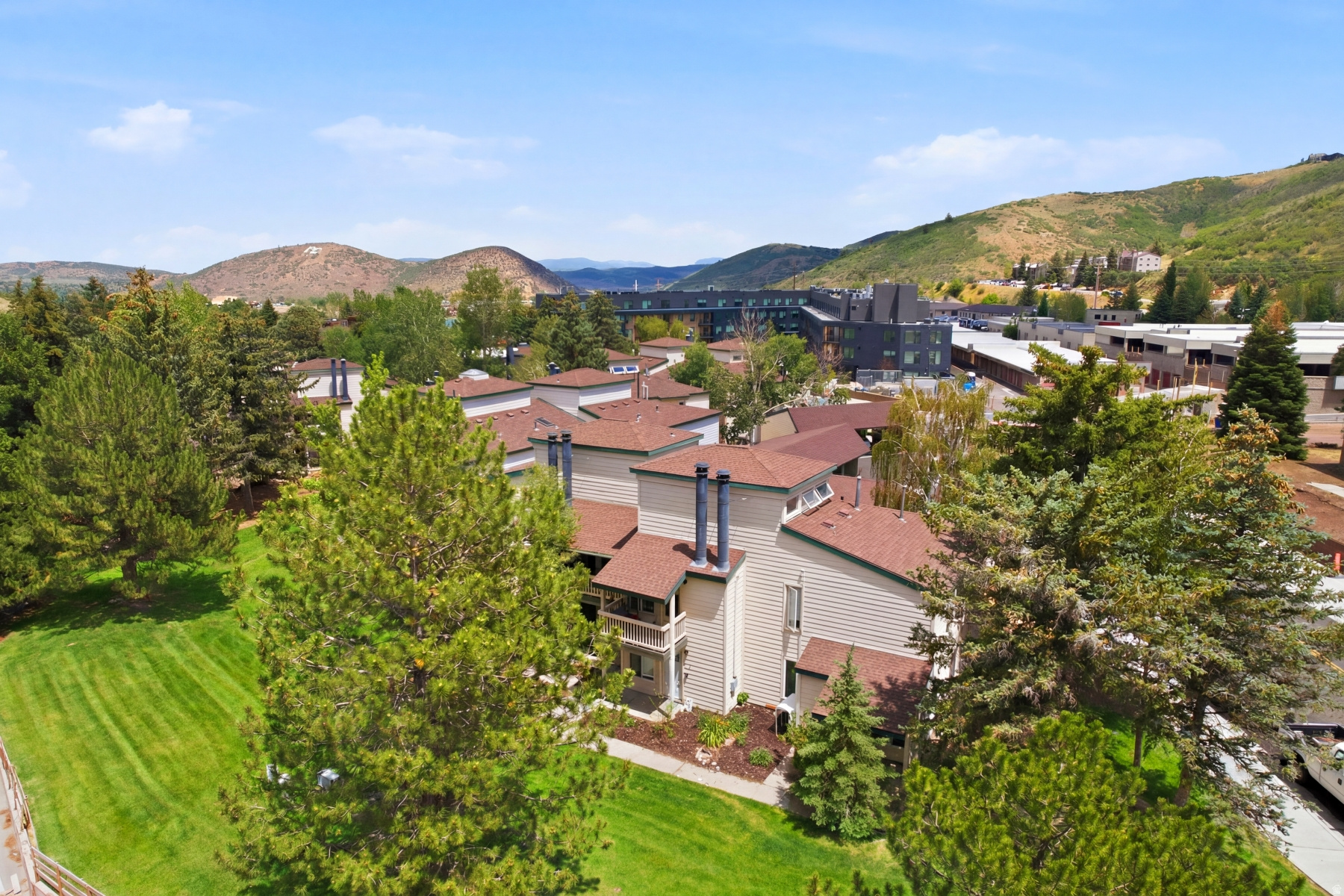 CLAIMJUMPER - Residential