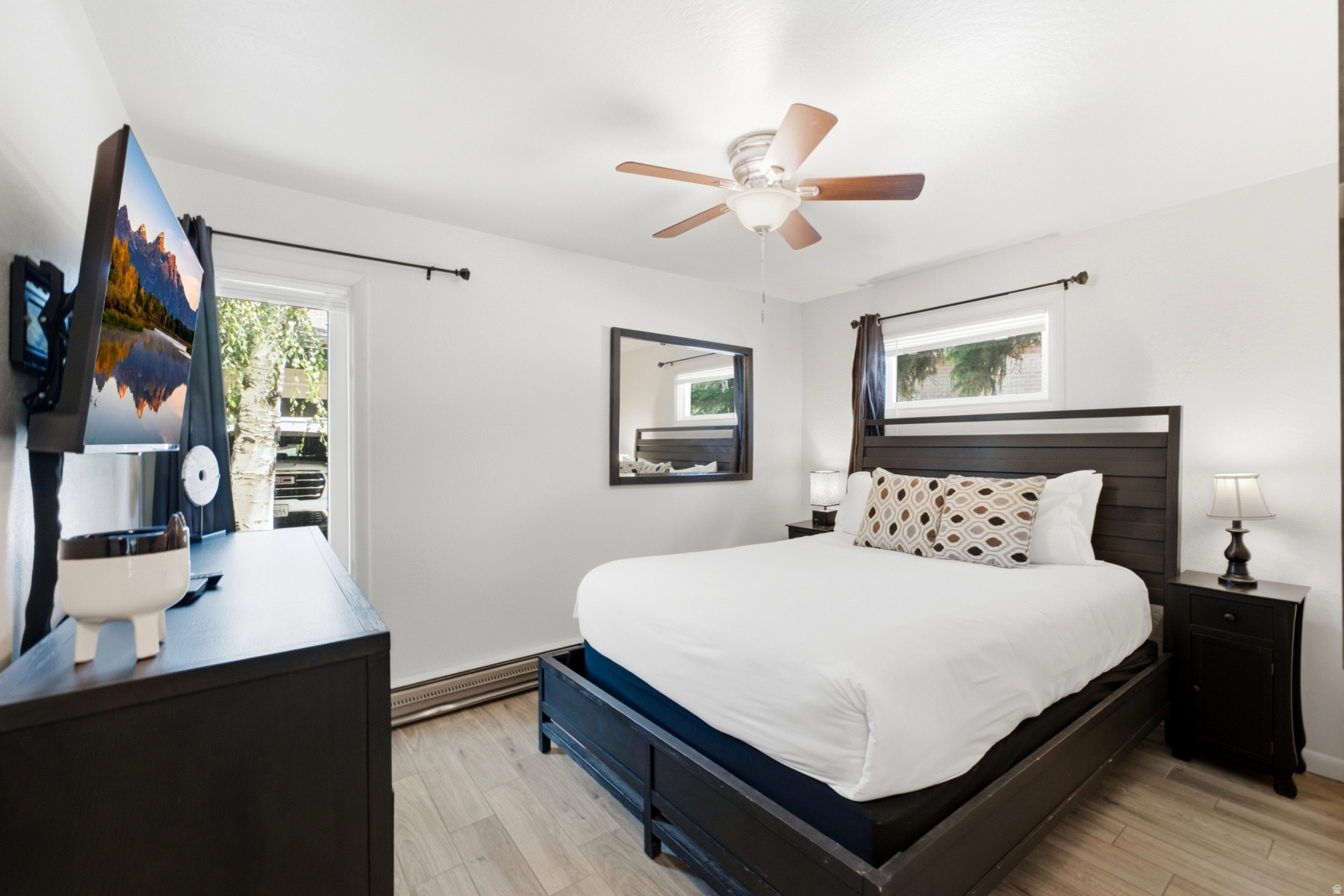 CLAIMJUMPER - Residential