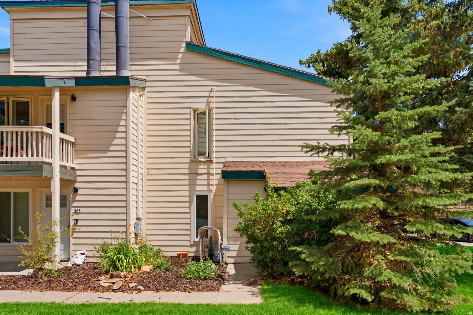 CLAIMJUMPER - Residential