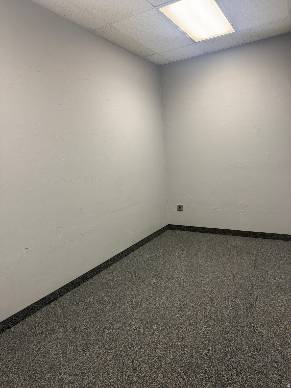 UINTAH PLAZA - Commercial Lease