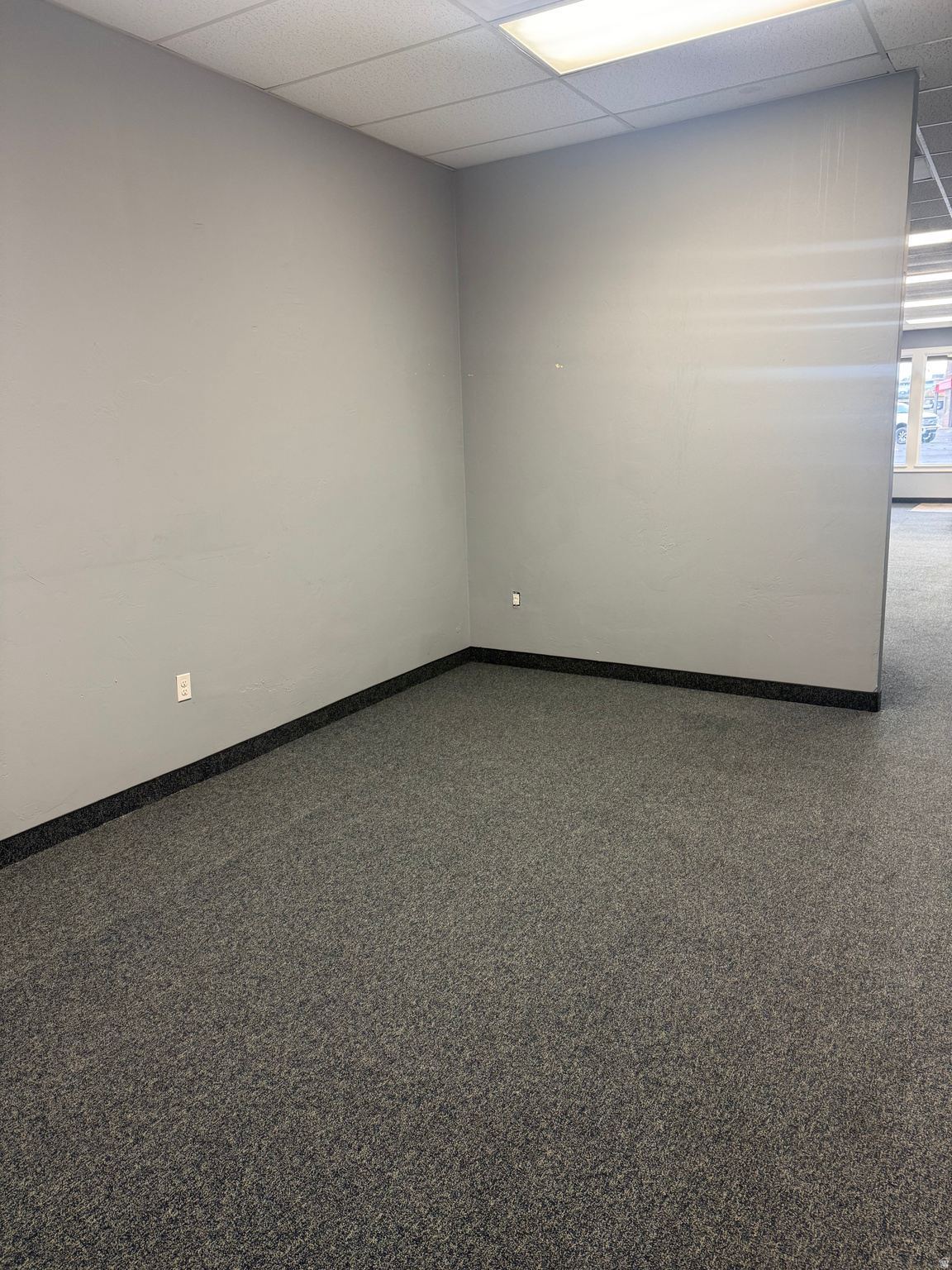 UINTAH PLAZA - Commercial Lease