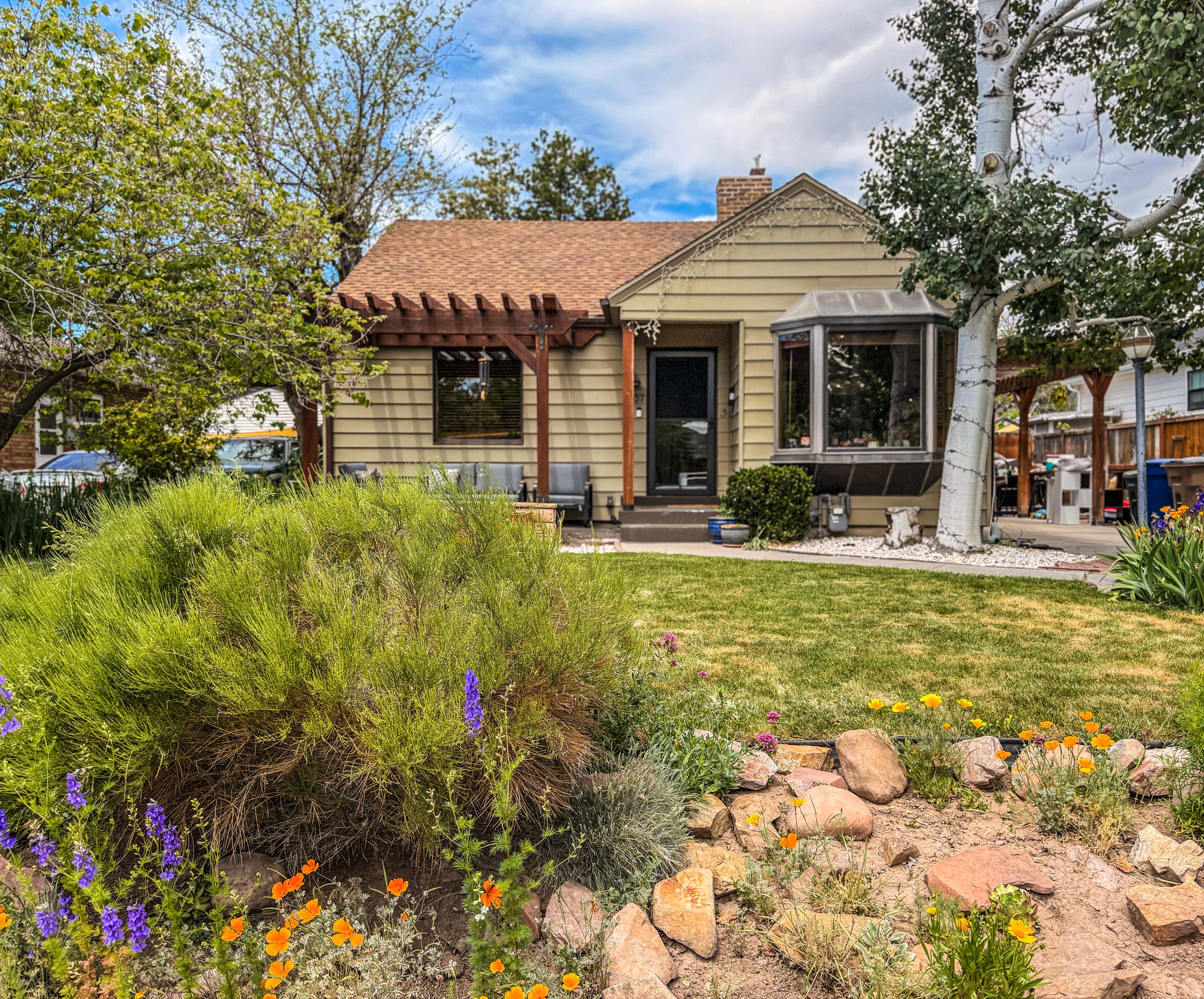 Only 4 Blocks from Sugarhouse Park, and 4 miles from University of Utah!!   Square footage figures are provided as a courtesy estimate only and were obtained from County Records. Buyer is advised to obtain an independent measurement.