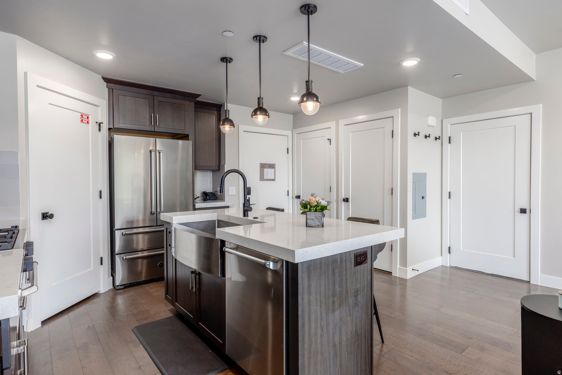 BLACK ROCK LUXURY CONDOS - Residential