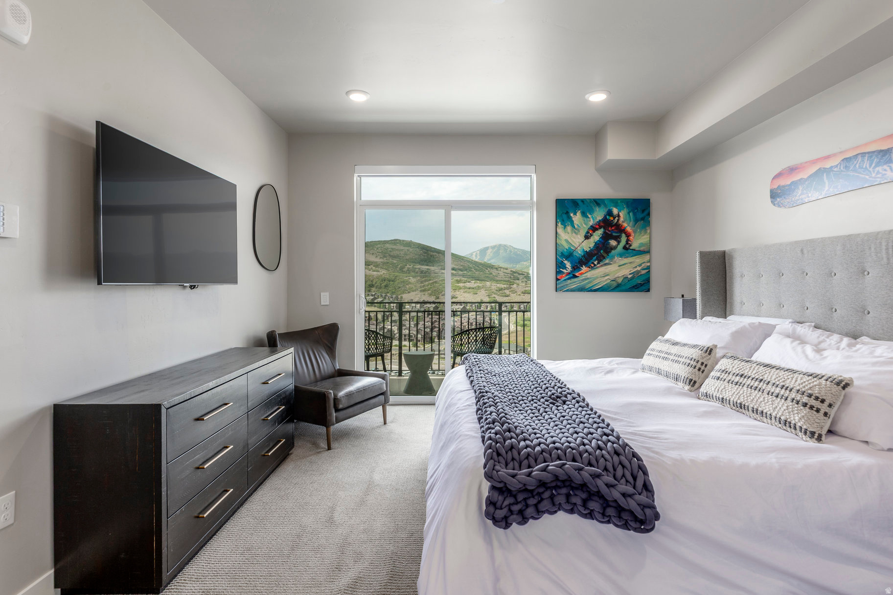 BLACK ROCK LUXURY CONDOS - Residential