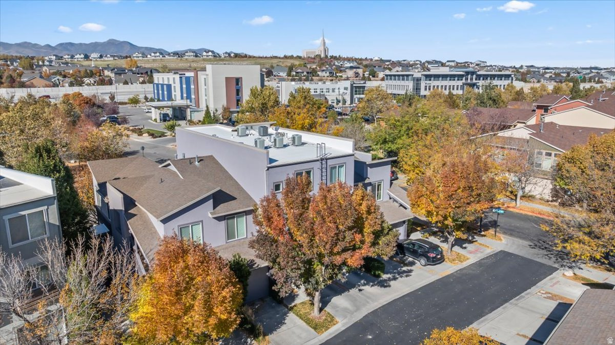 SUMMERLANE - Residential