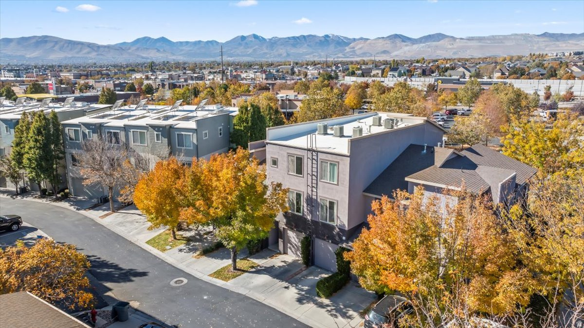 SUMMERLANE - Residential