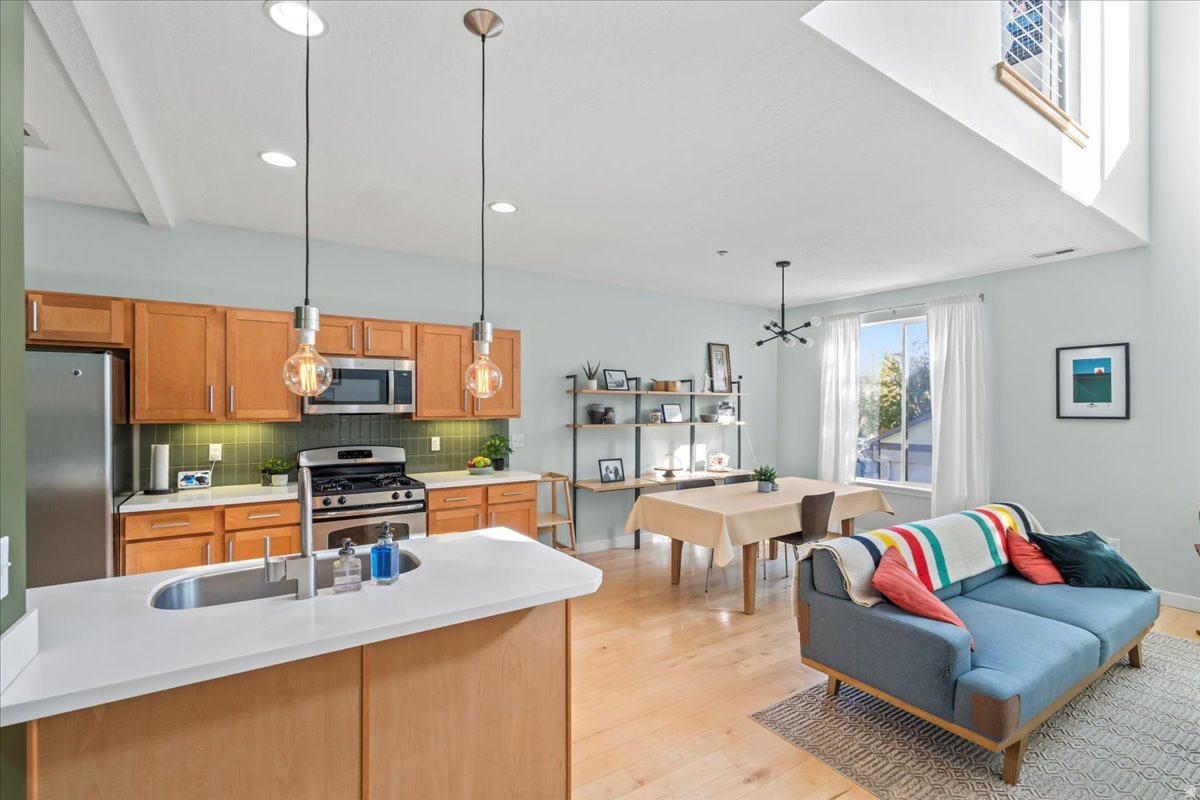 SUMMERLANE - Residential