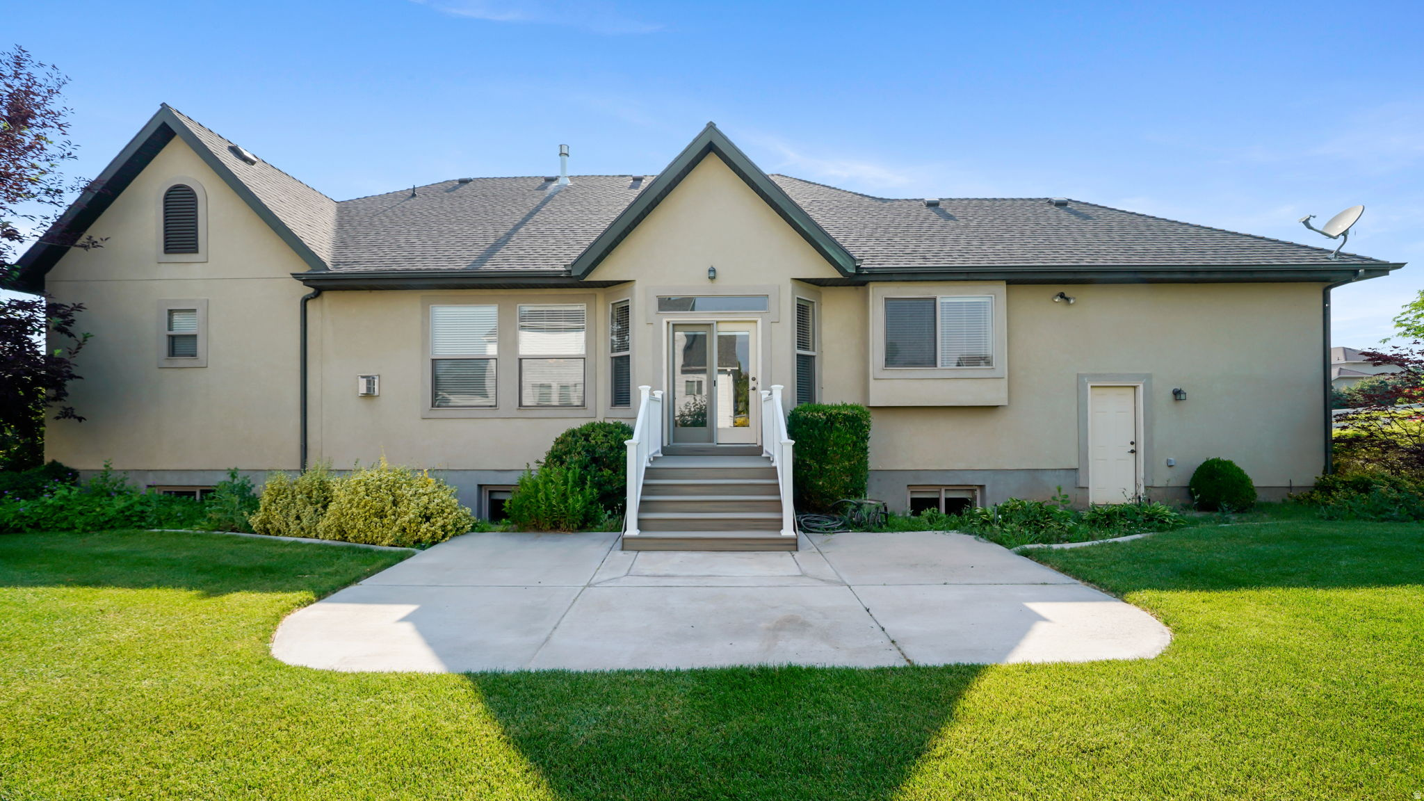 HUNTERS GROVE - Residential