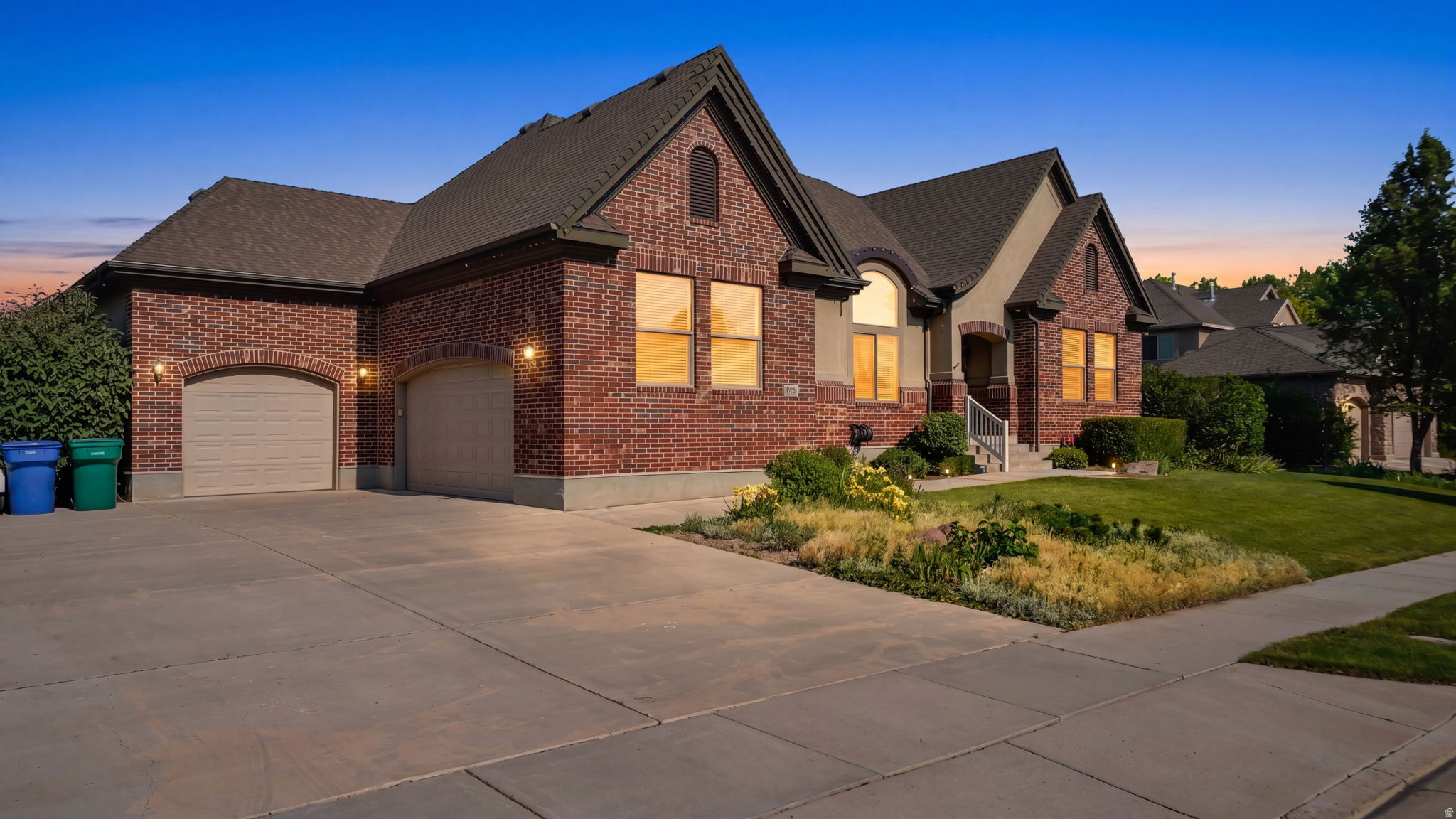 HUNTERS GROVE - Residential