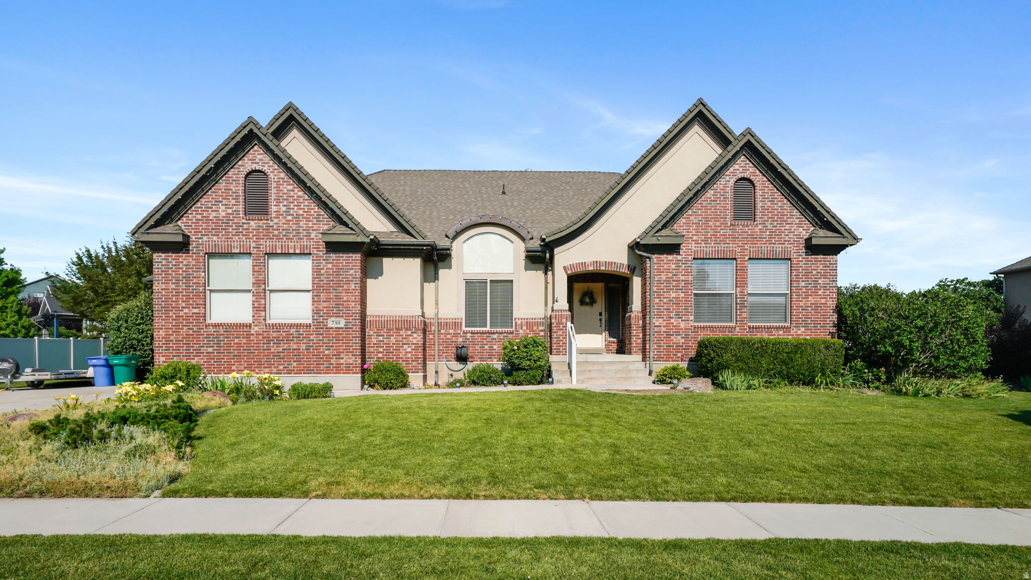 HUNTERS GROVE - Residential