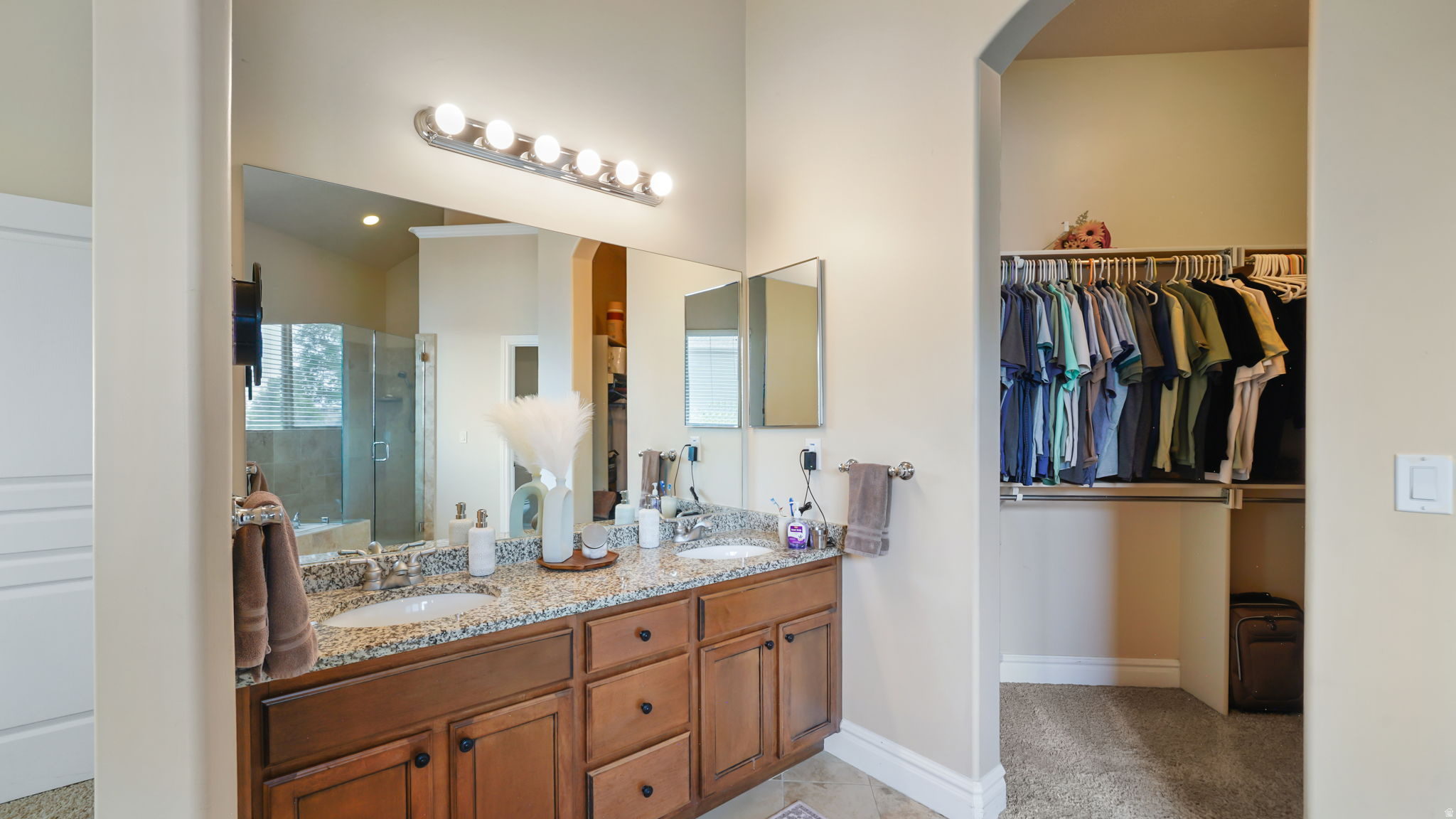 HUNTERS GROVE - Residential