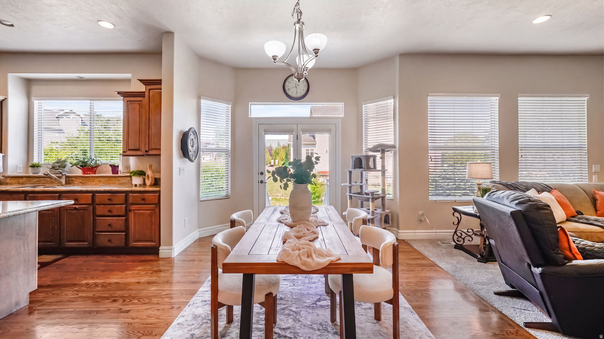 HUNTERS GROVE - Residential
