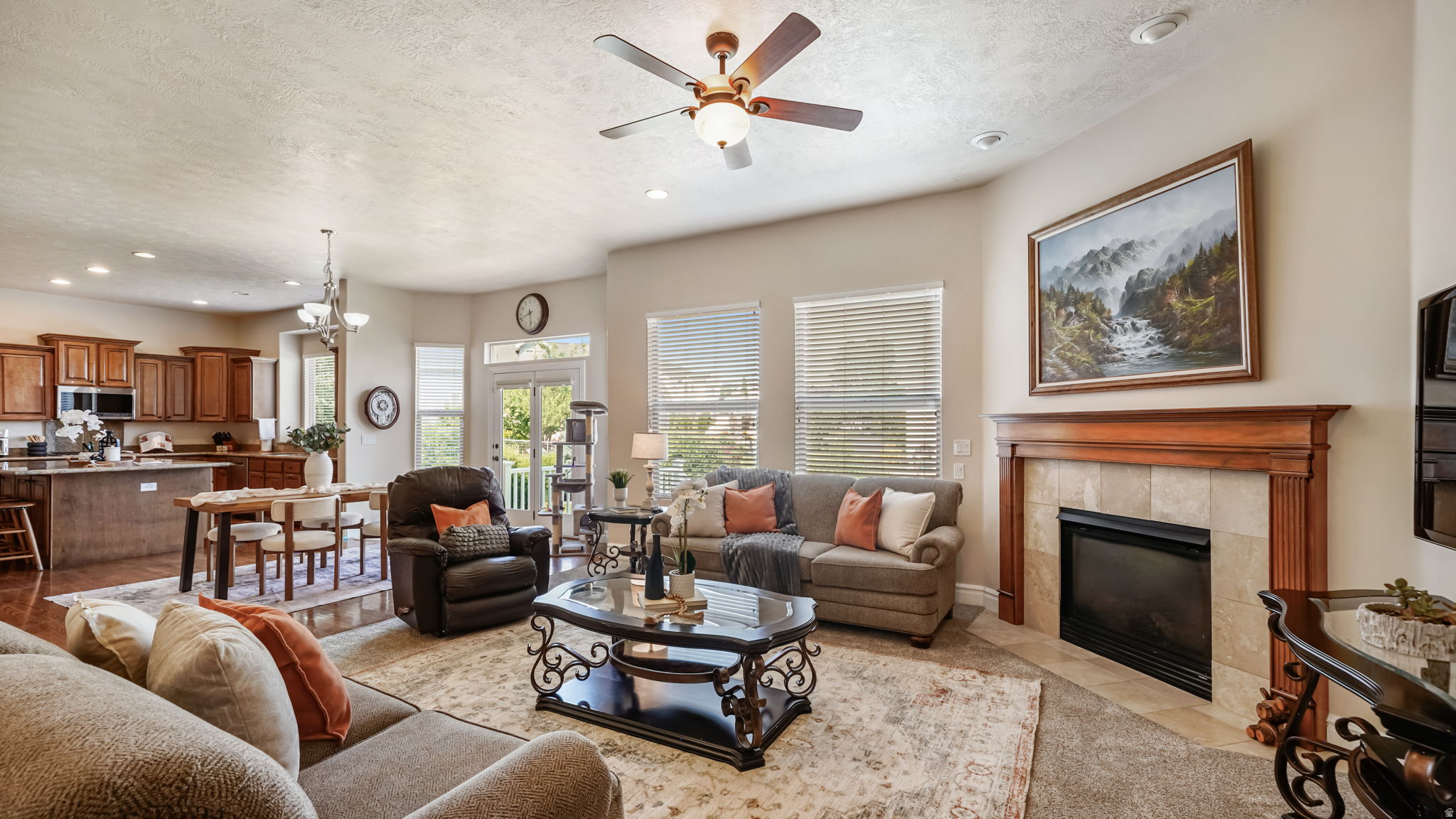 HUNTERS GROVE - Residential
