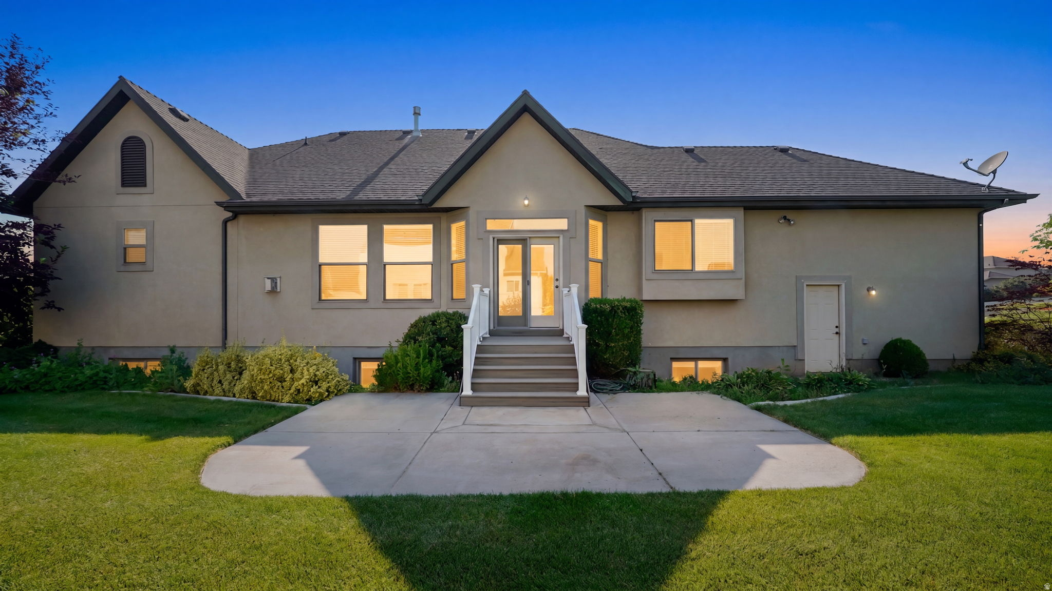 HUNTERS GROVE - Residential