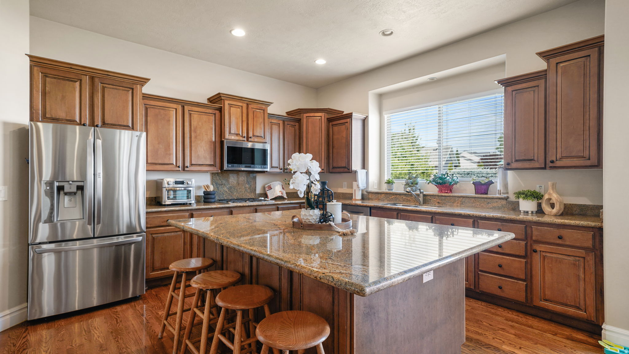 HUNTERS GROVE - Residential