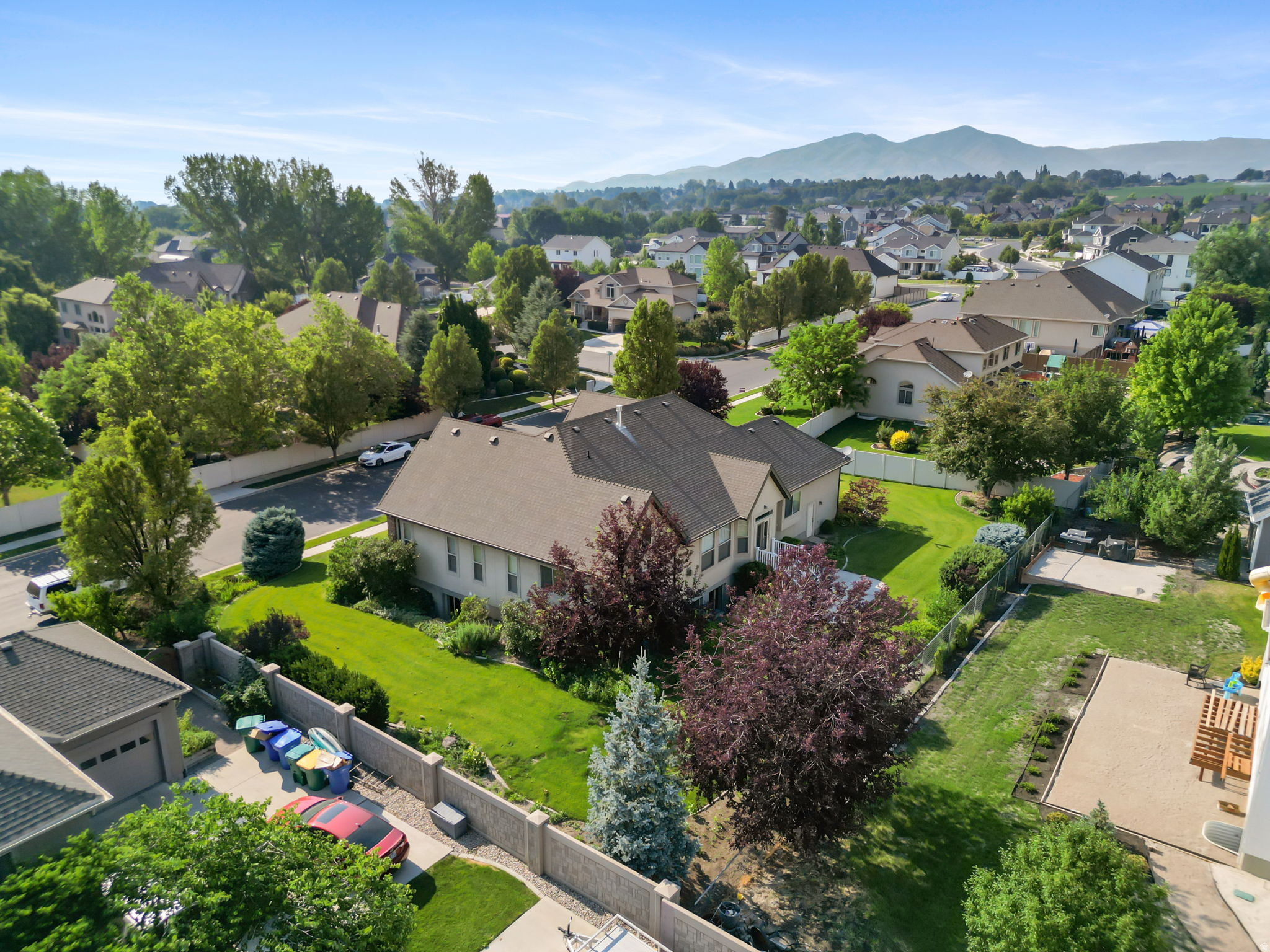 HUNTERS GROVE - Residential