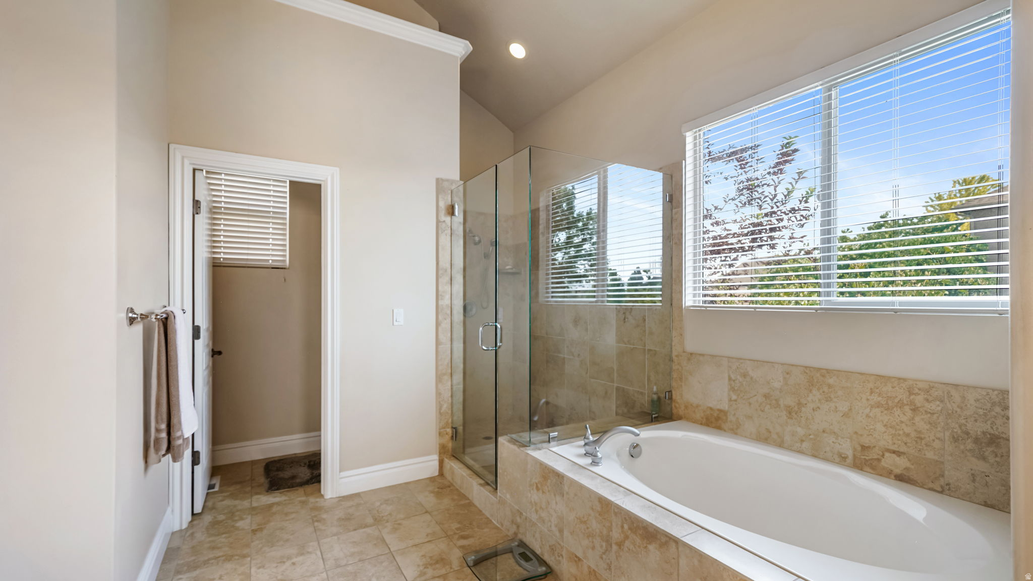 HUNTERS GROVE - Residential