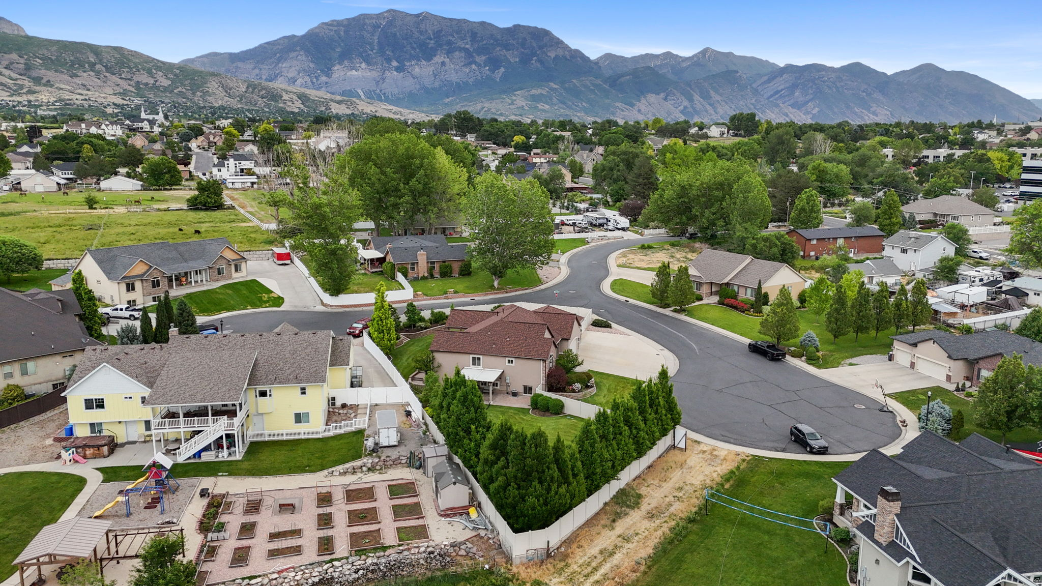 LINDON MEADOWS - Residential