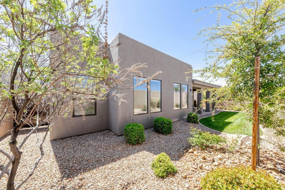LEDGES OF ST GEORGE PH 7 - Residential