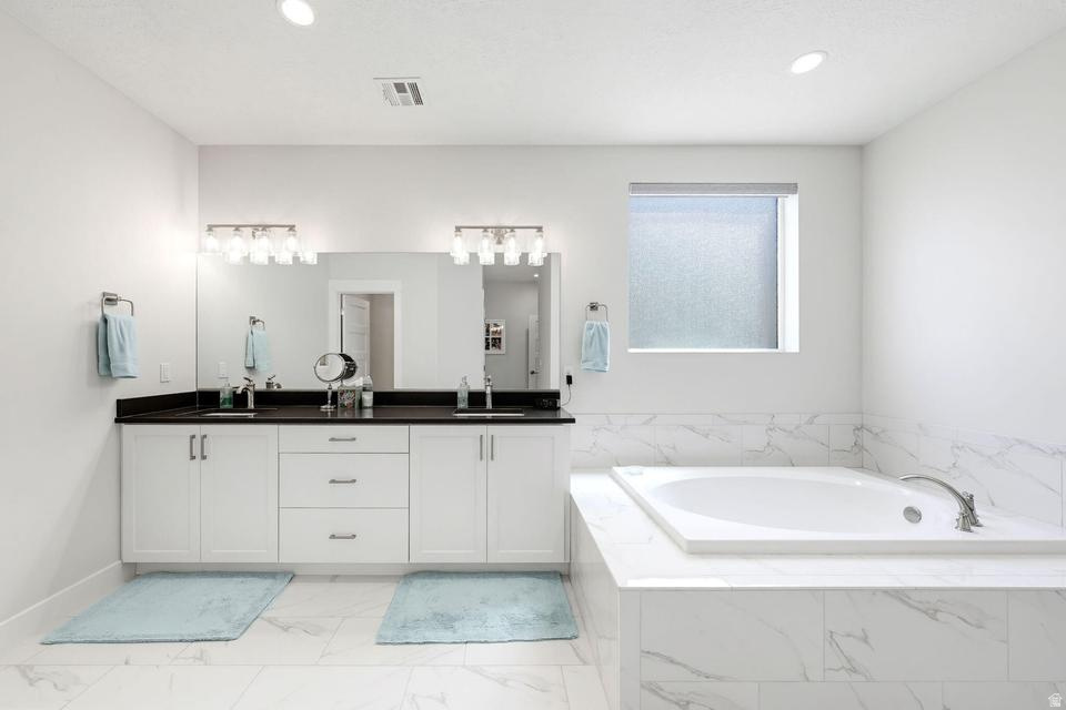 LEDGES OF ST GEORGE PH 7 - Residential
