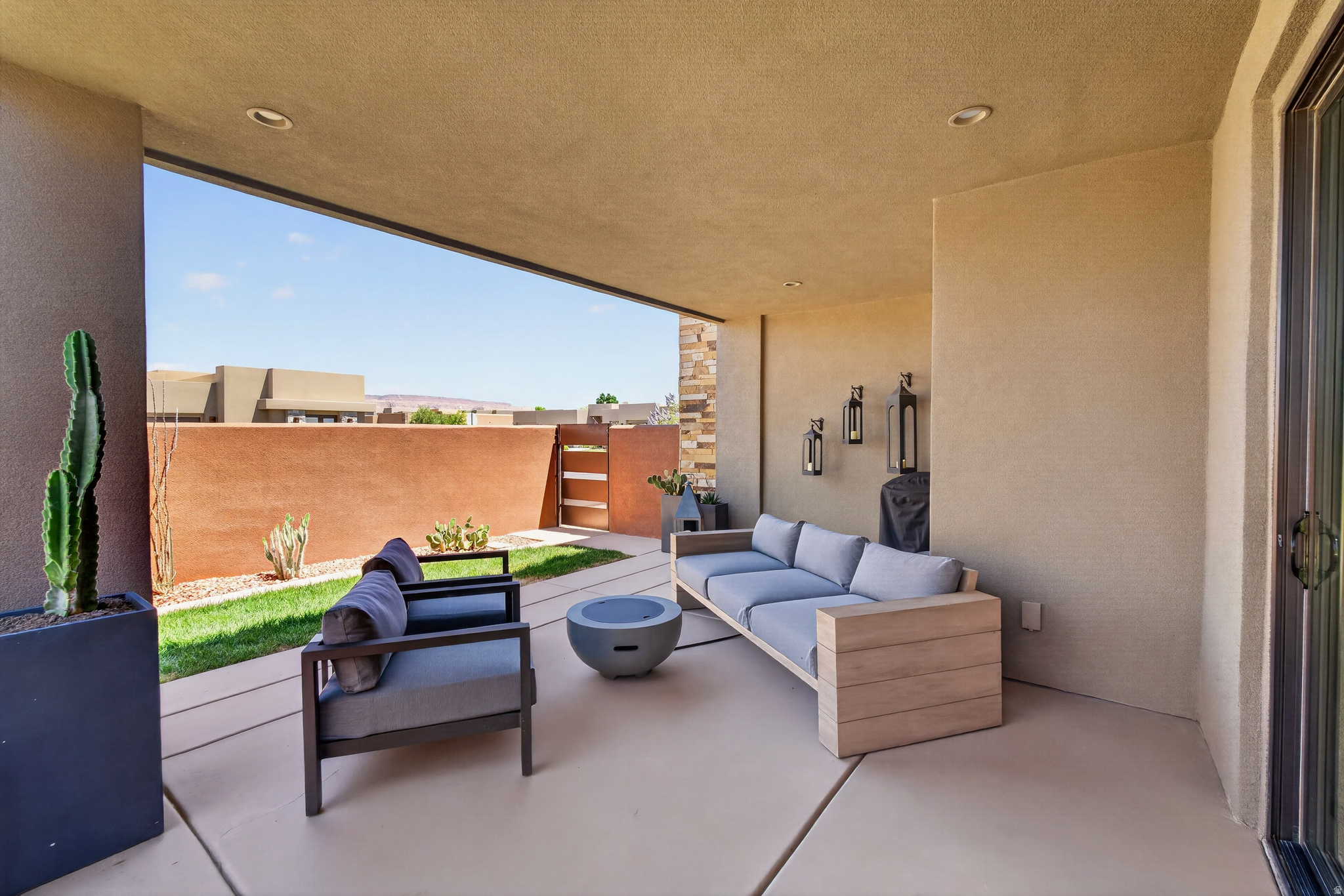 DUNES AT SAND HOLLOW - Residential