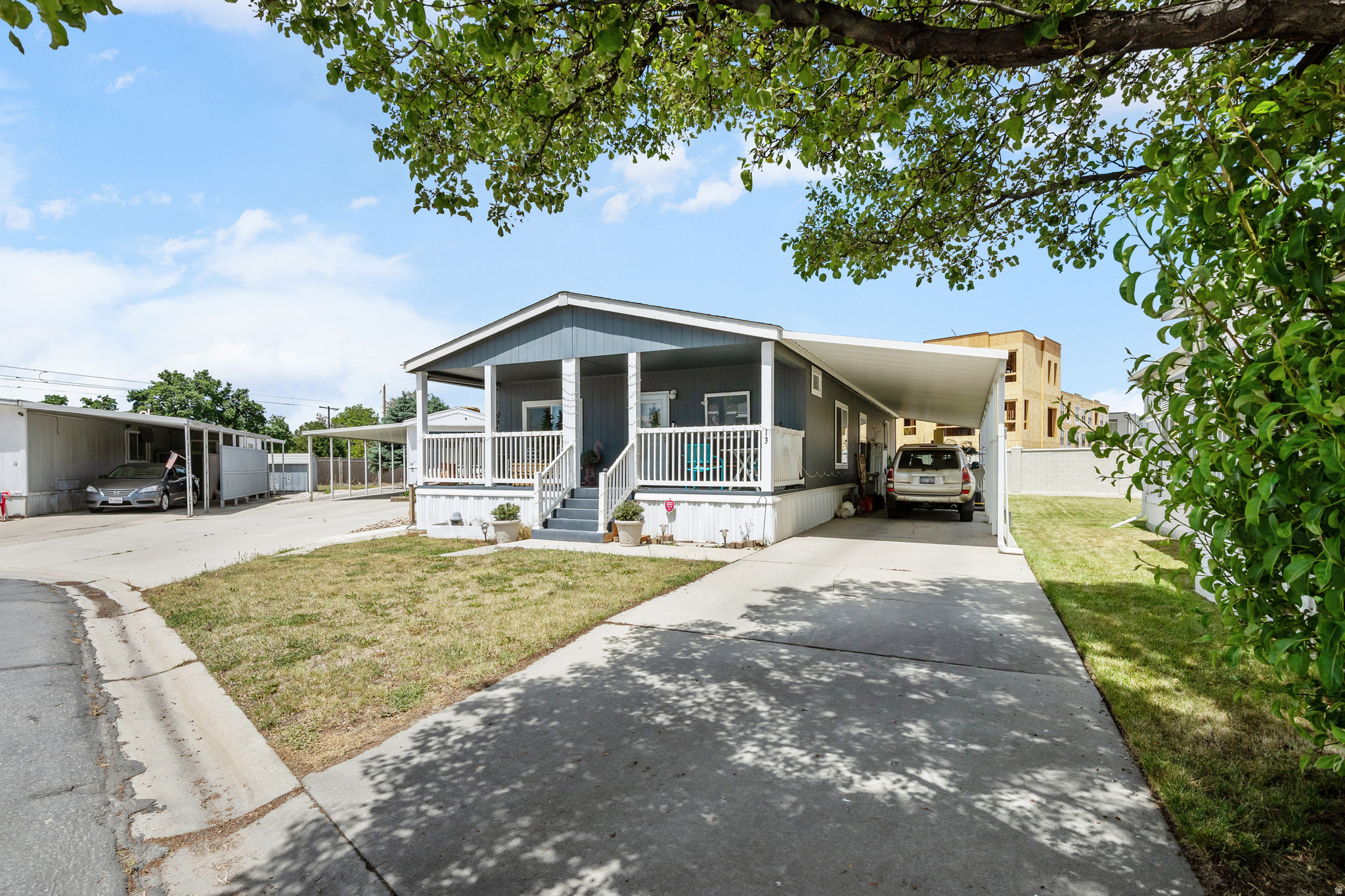 APPLEWOOD - Residential