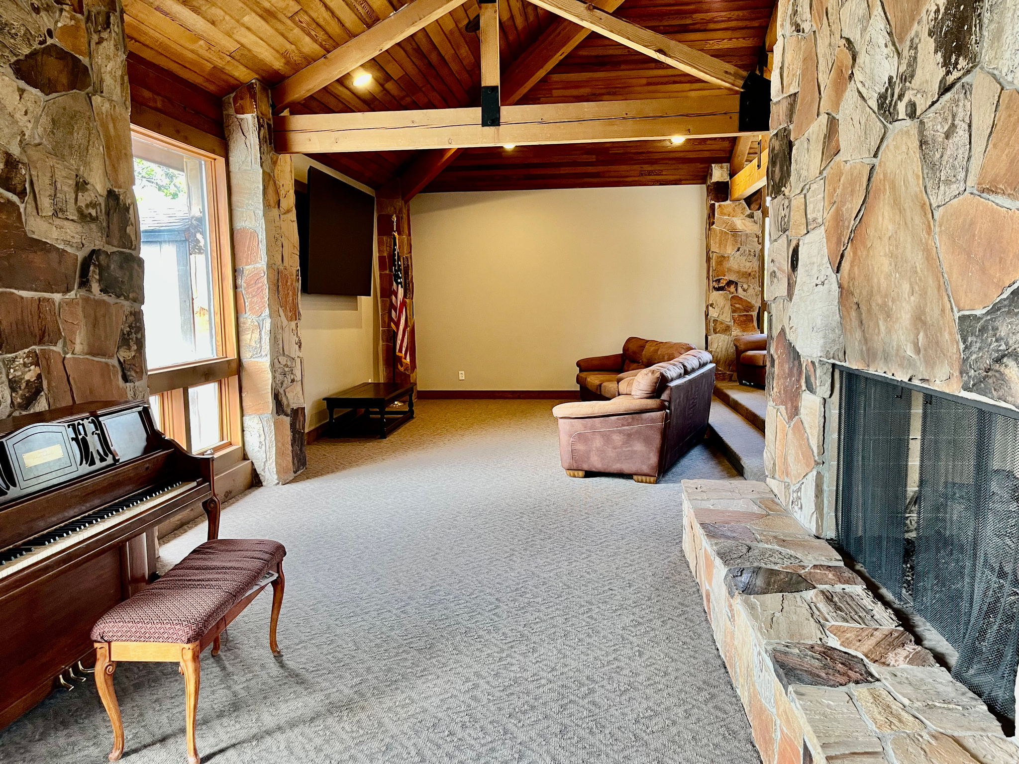 WOLF LODGE - Residential