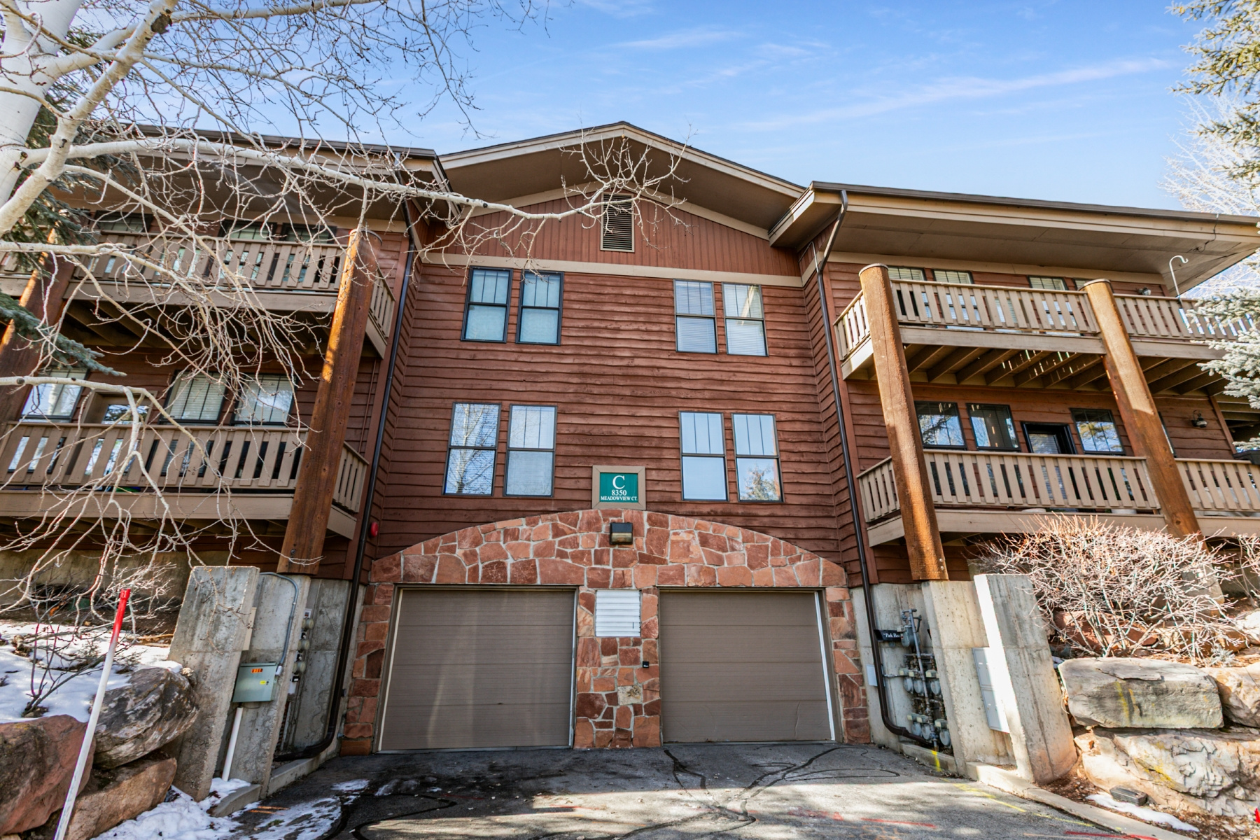 PINEBROOK POINTE CONDOMINIUMS - Residential Lease